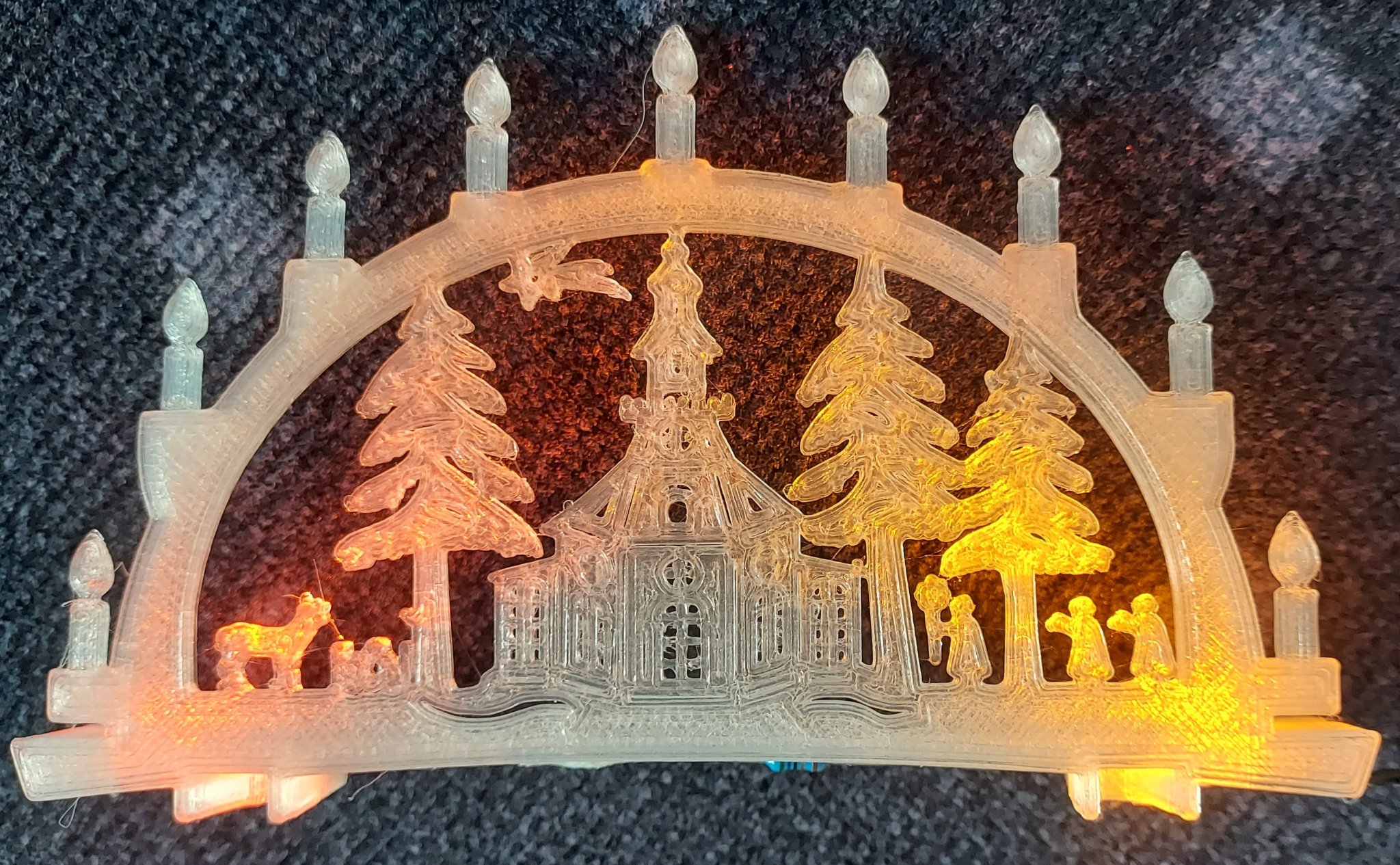 Giá đỡ Schwibbogen với hình ảnh Bergmann và Seiffen