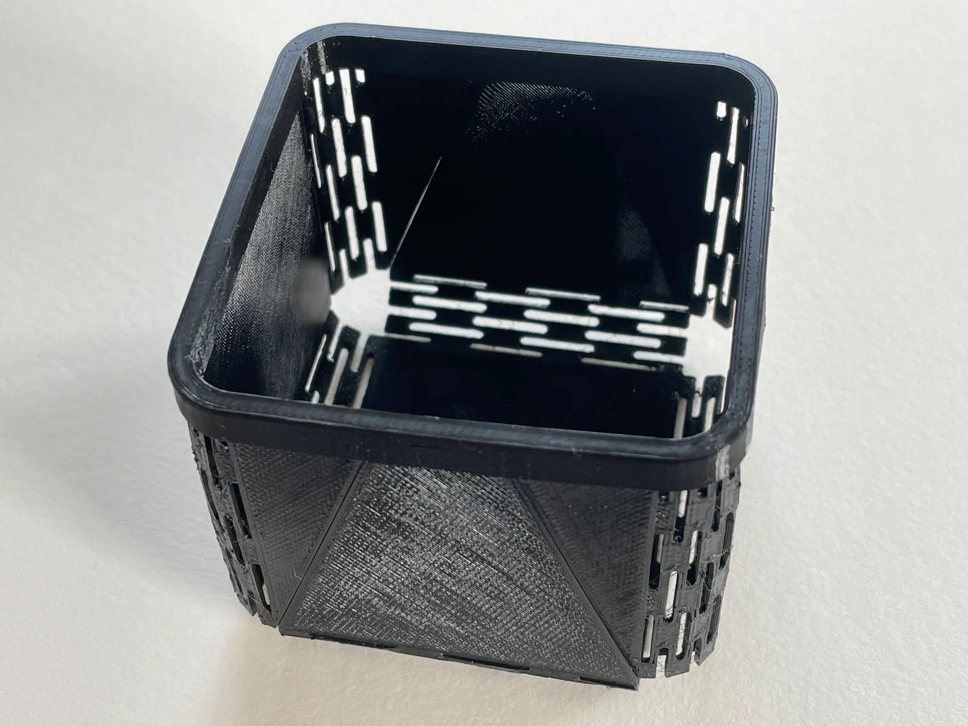 Hộp lập phương uốn từ bản in phẳng