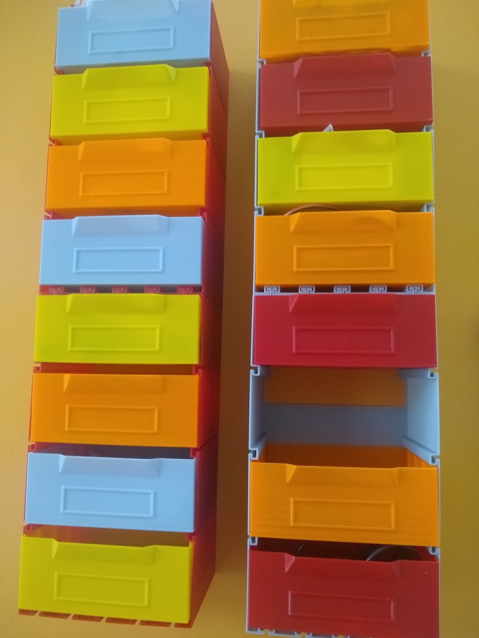 Kệ và ngăn kéo chế tác theo chế độ bình hoa