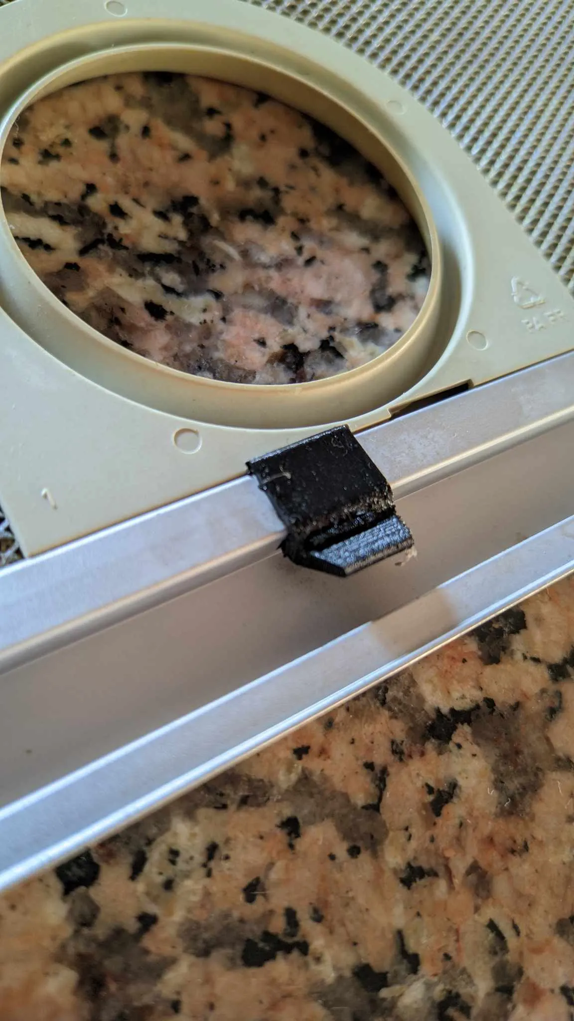 Giá đỡ lưới quạt hút Teka