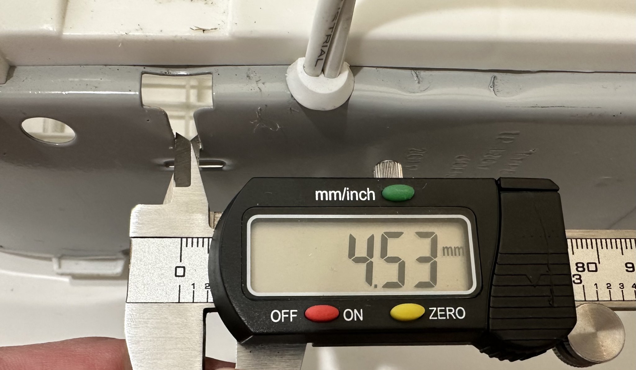 Thay thế chân quạt hộp bị hỏng