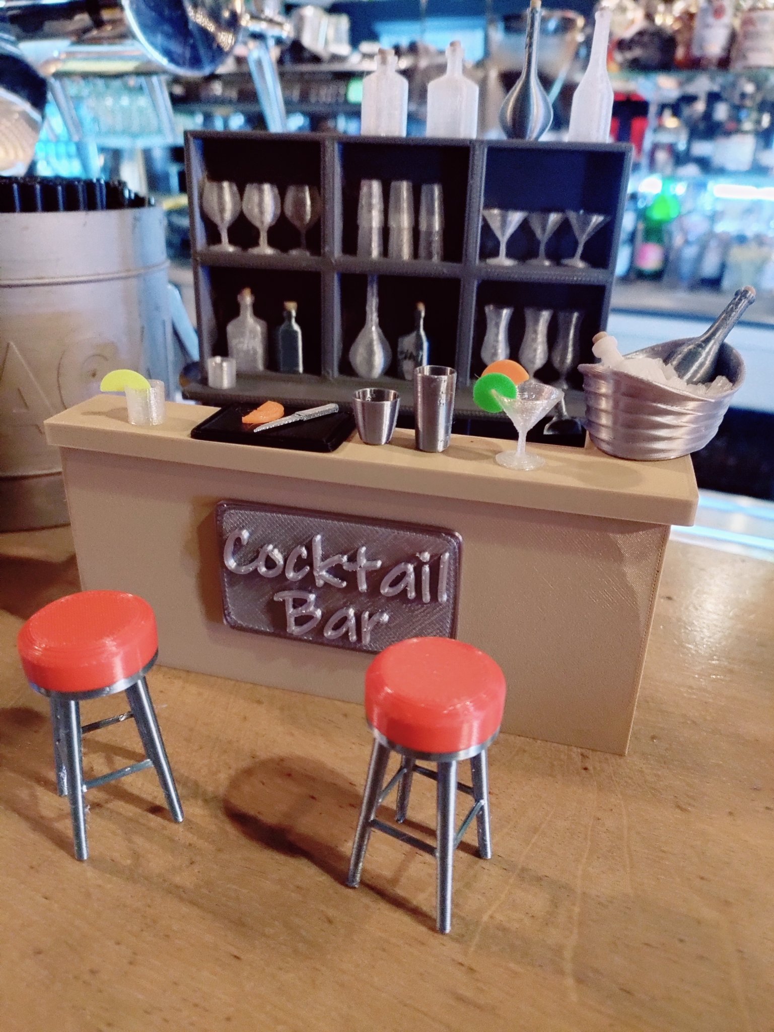 Quầy bar cocktail mini cho ngôi nhà thu nhỏ