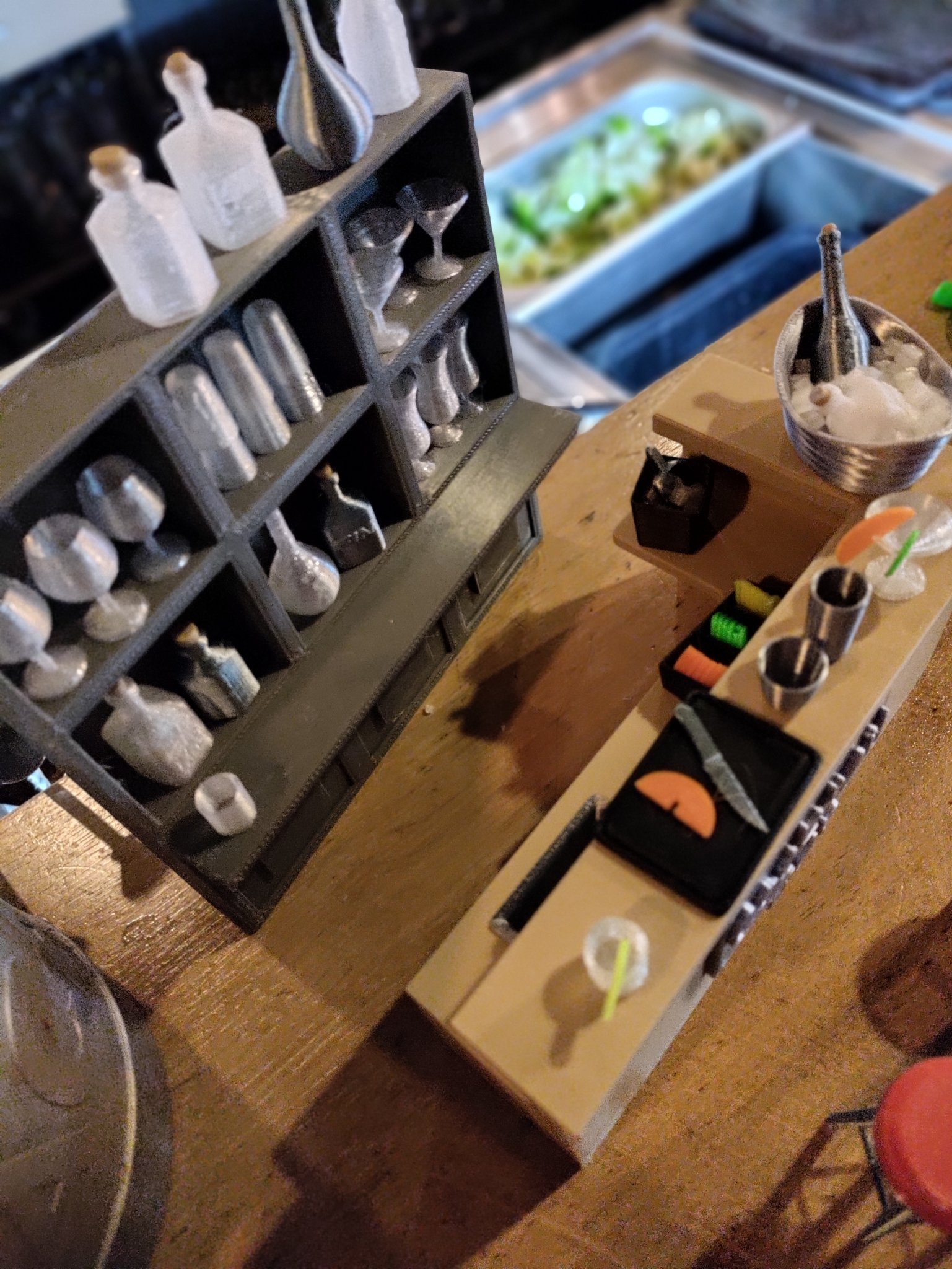 Quầy bar cocktail mini cho ngôi nhà thu nhỏ