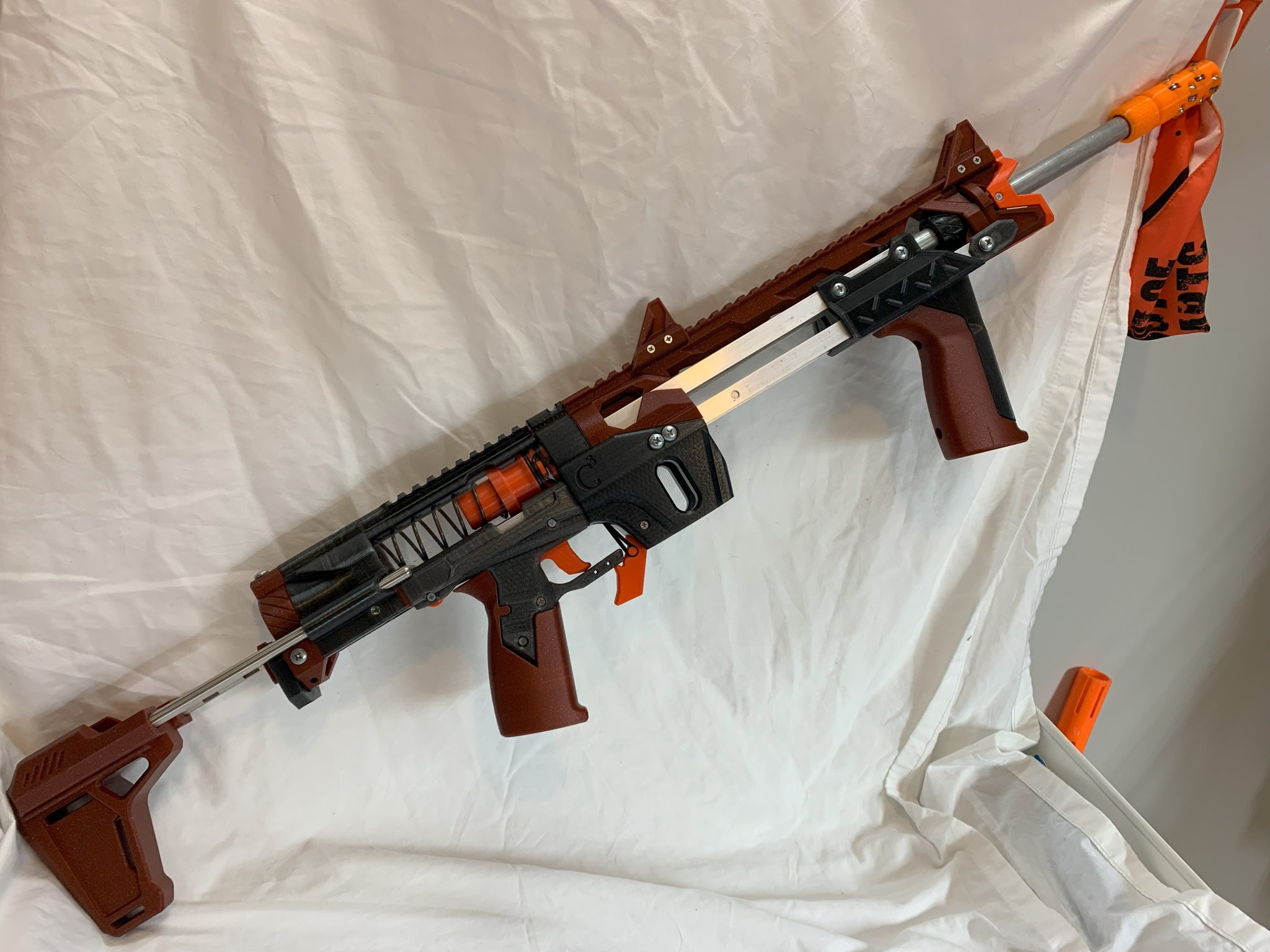 Talon Claw 4 Remix với tay cầm Lynx và lò xo Longshot