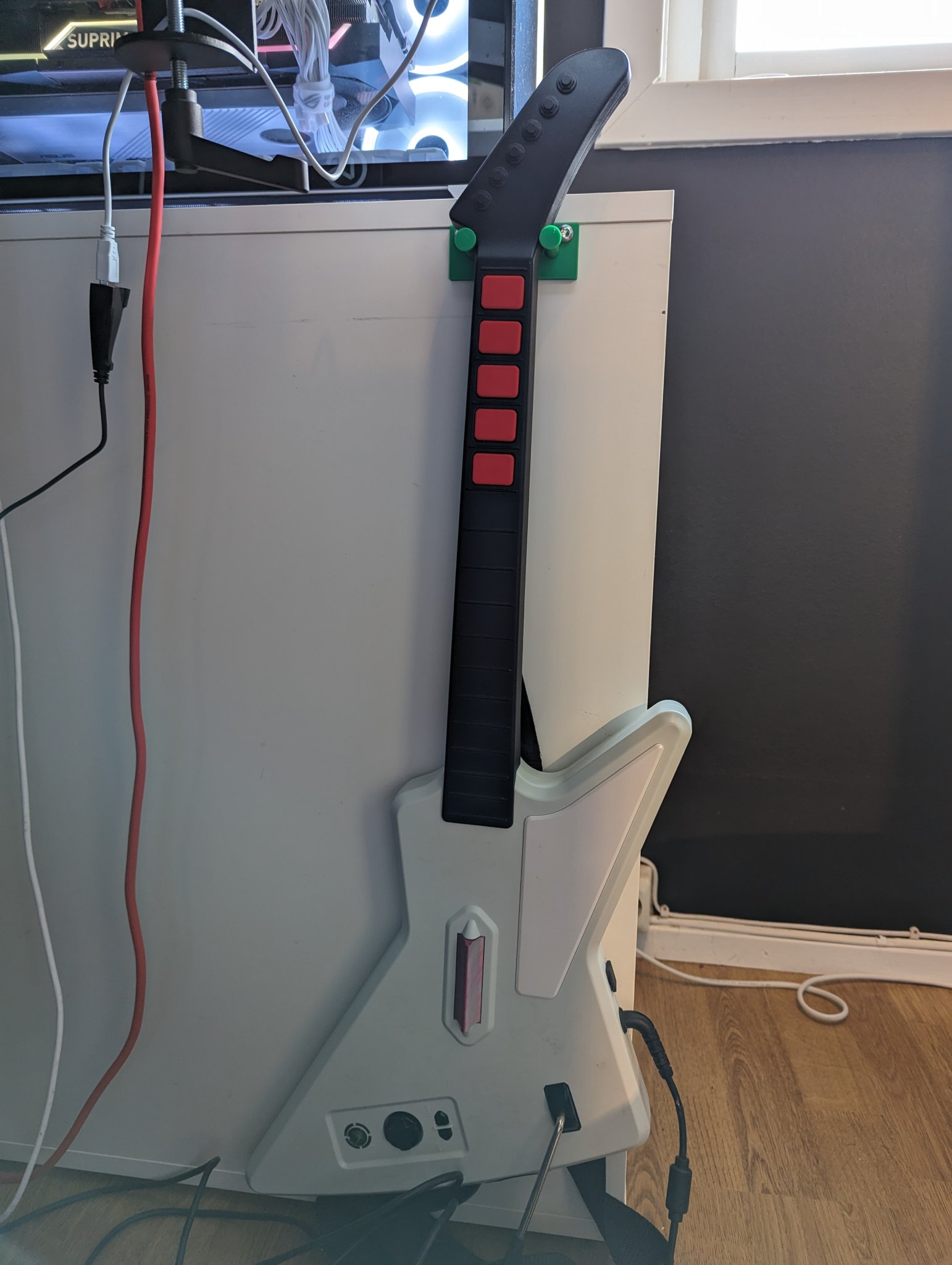 Giá đỡ treo tường cho tay cầm Guitar Hero Explorer