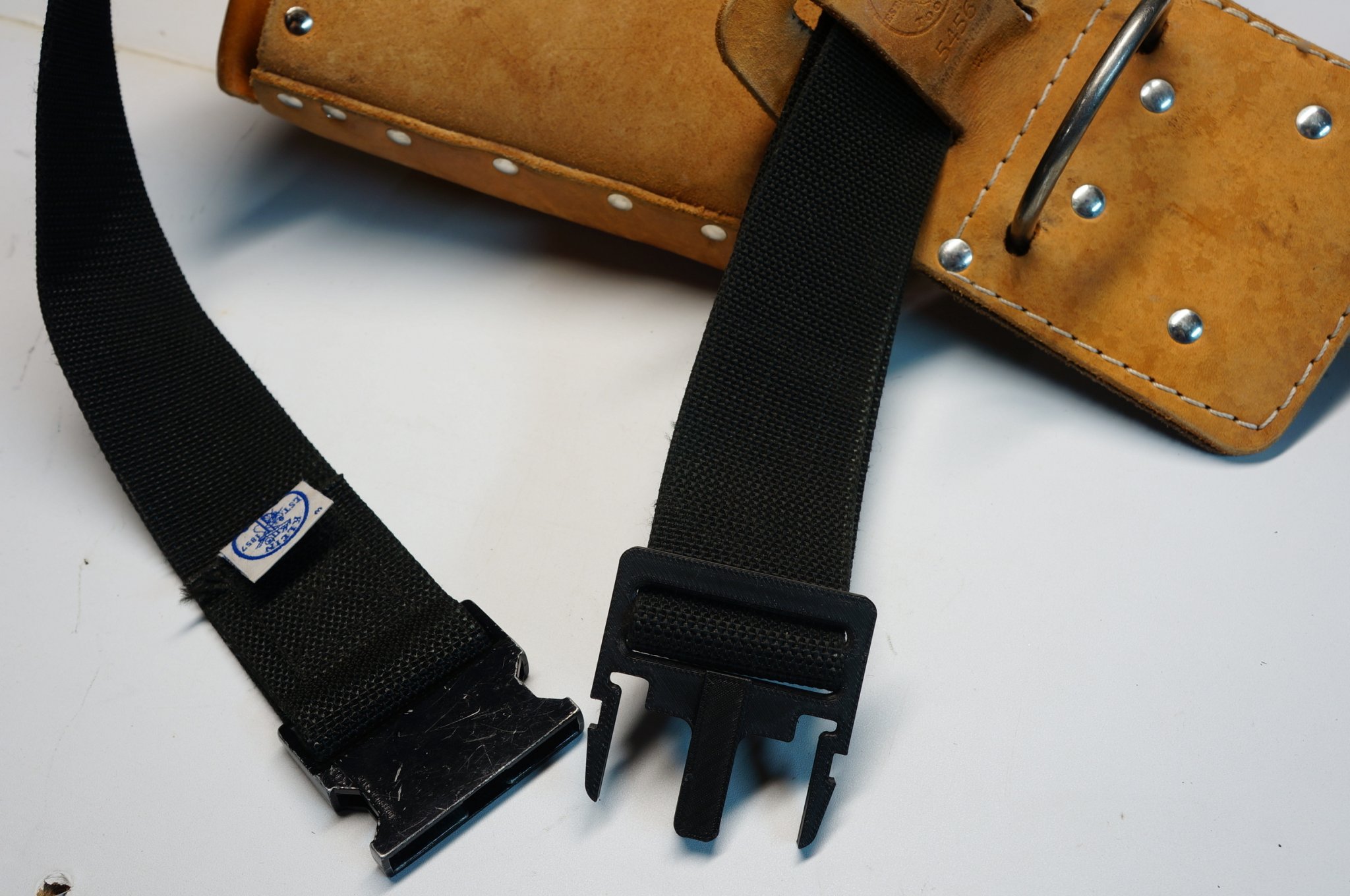 Thay thế kẹp thắt lưng công cụ Klein Tools cho dây 2 inch