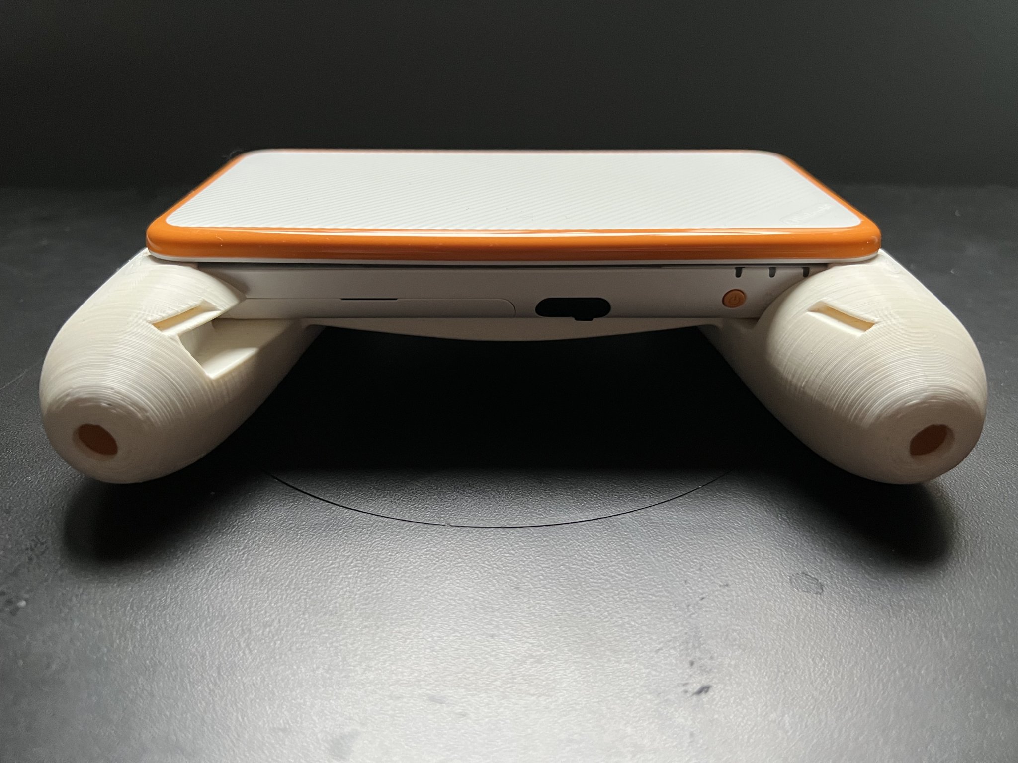 Cán cầm mới cho Nintendo 2DS XL