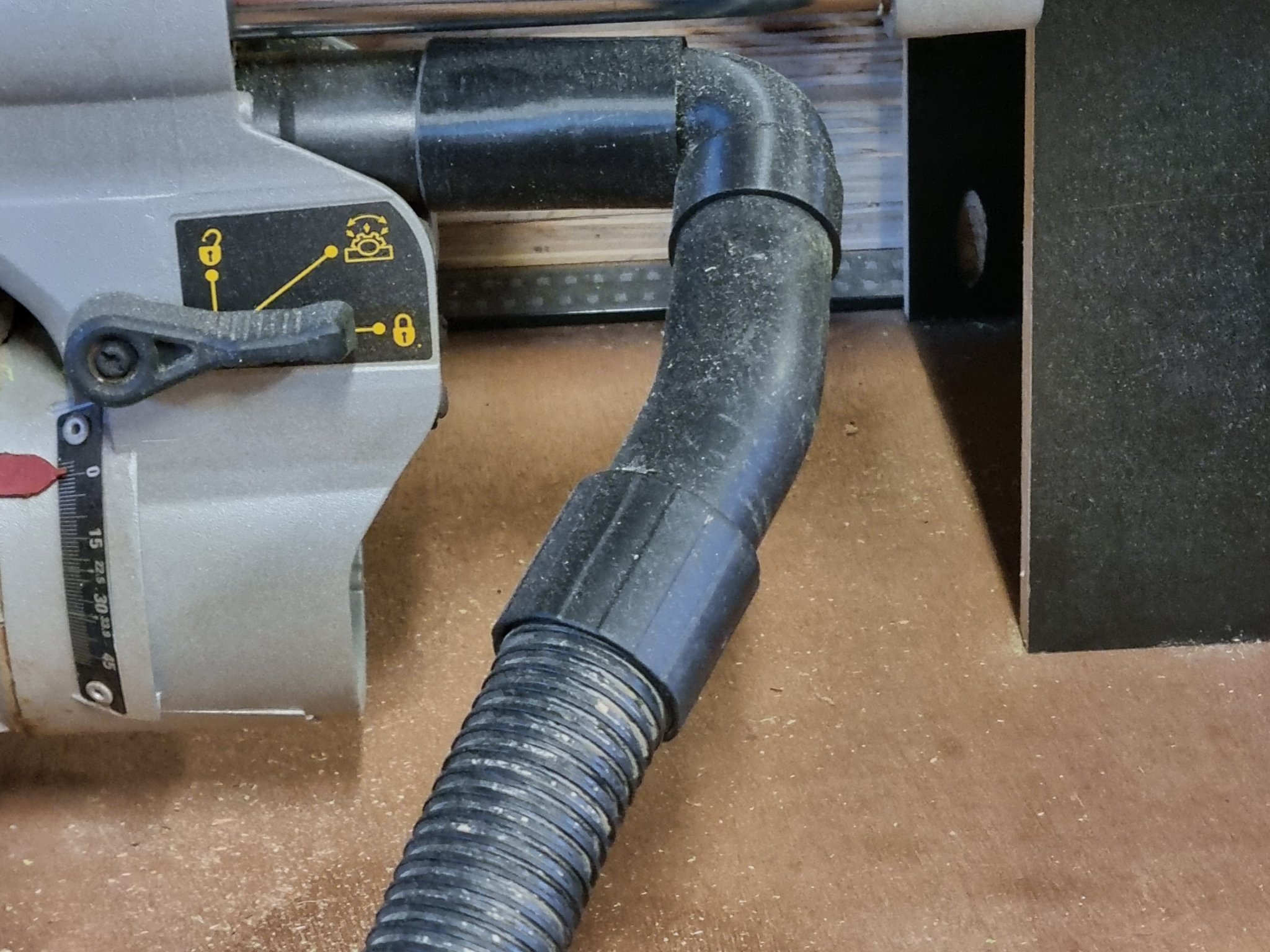 Khớp nối 90 độ cho máy hút bụi Ryobi