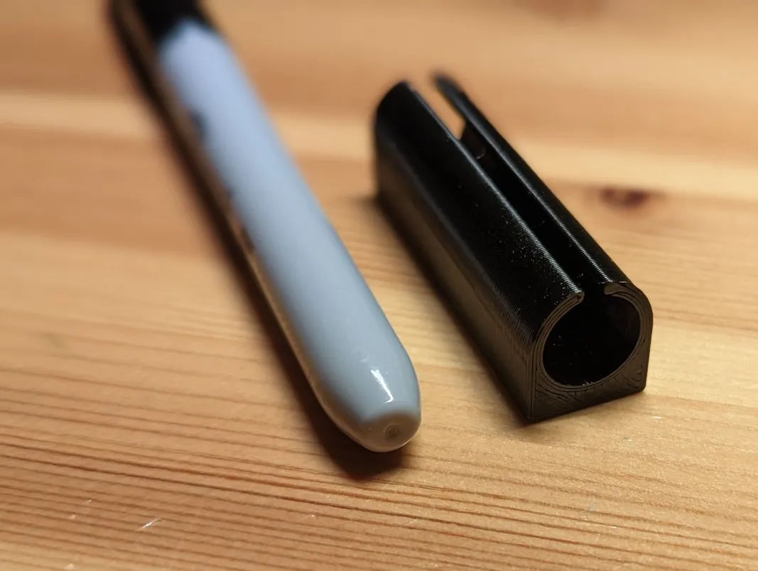 Giá đỡ bút lông Sharpie gắn bằng băng dính hai mặt