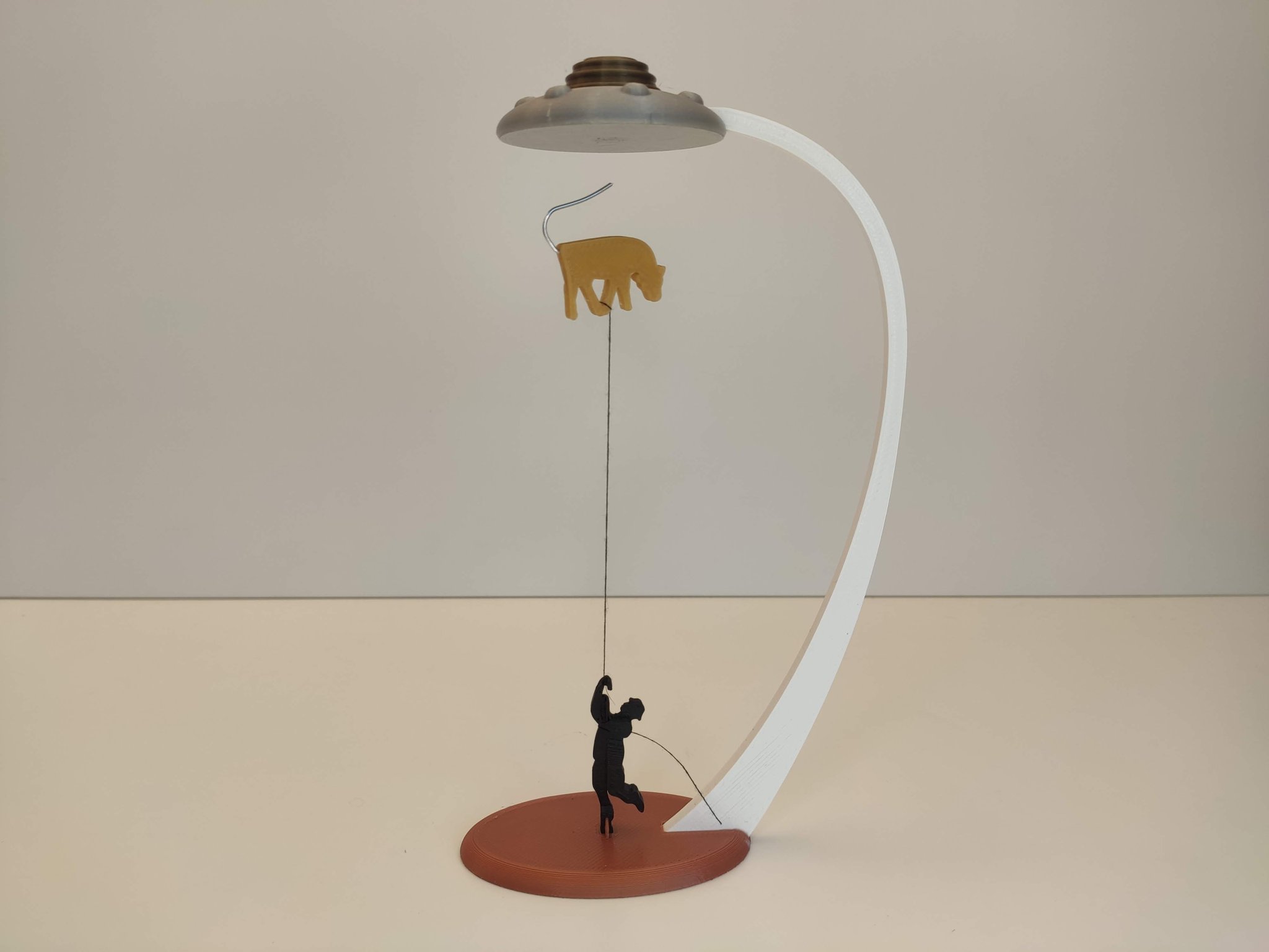 Đĩa bay từ trường bắt cóc bò với hiệu ứng bay lơ lửng