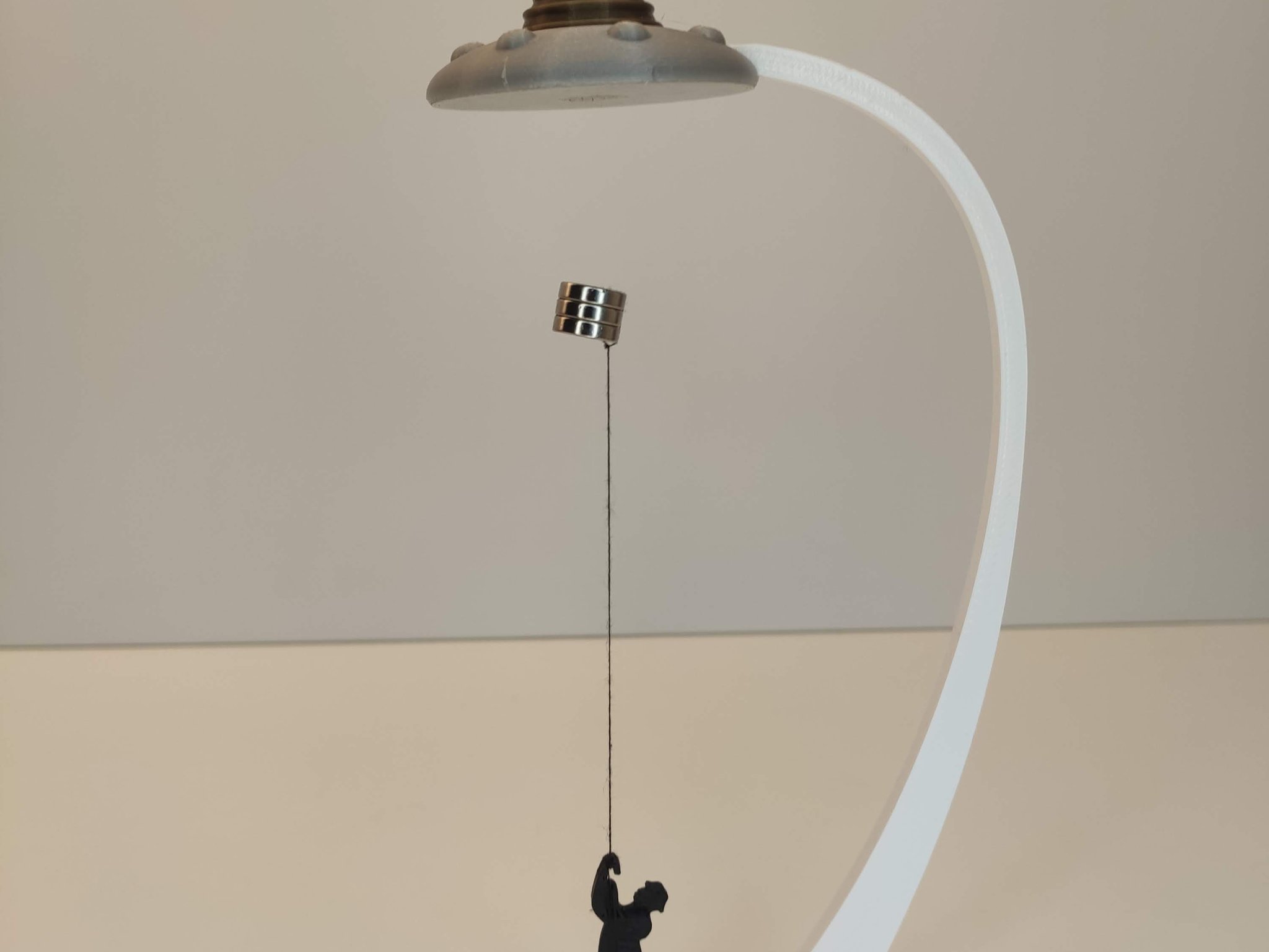 Đĩa bay từ trường bắt cóc bò với hiệu ứng bay lơ lửng