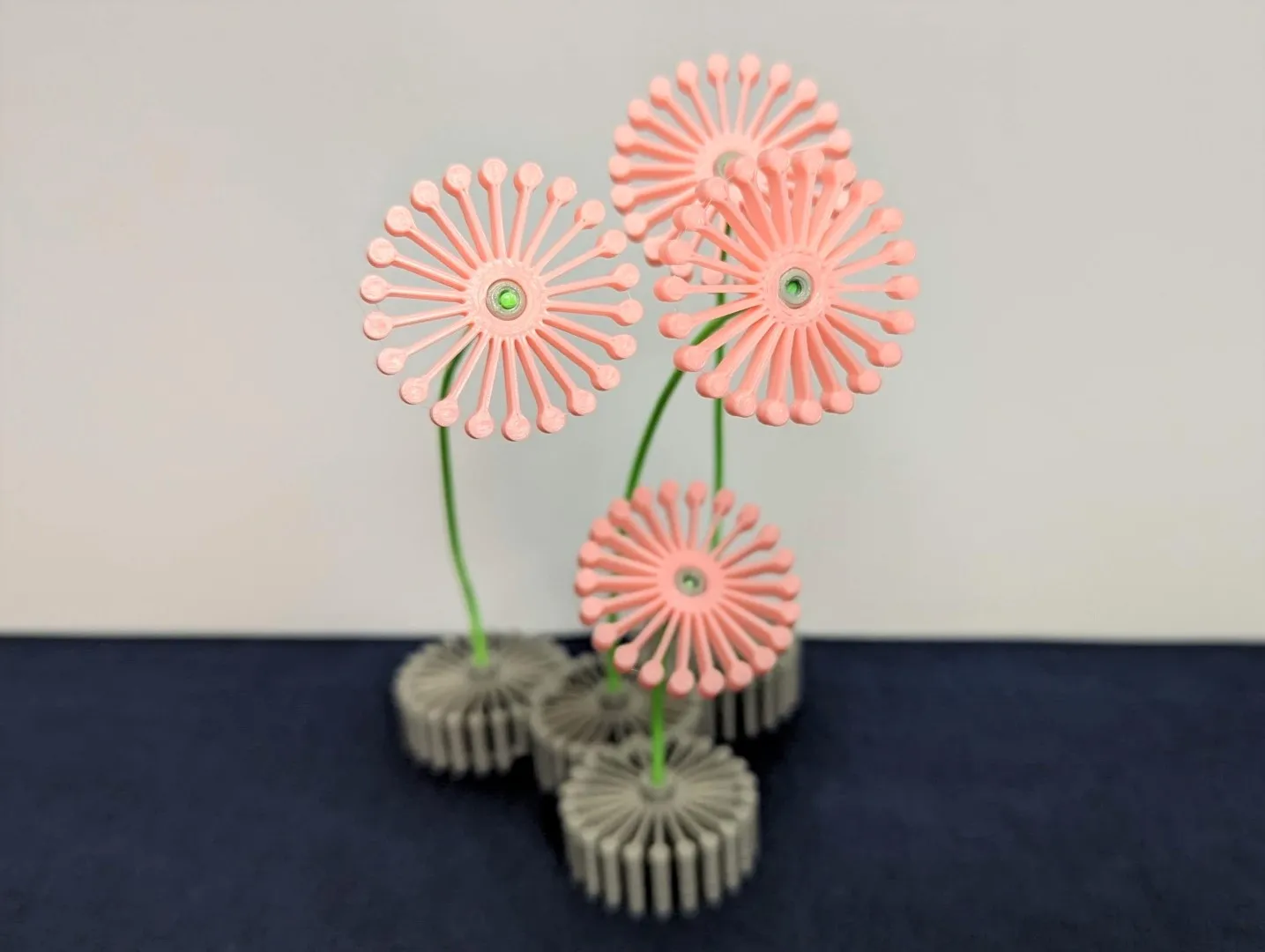 Khối xây dựng bánh răng sáng tạo hình hoa và động vật