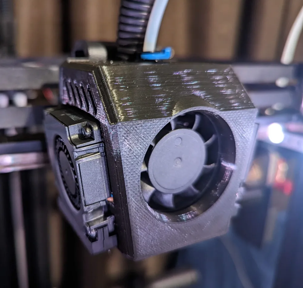 Nắp đậy đầu nóng Ender 7 với cải tiến nhỏ