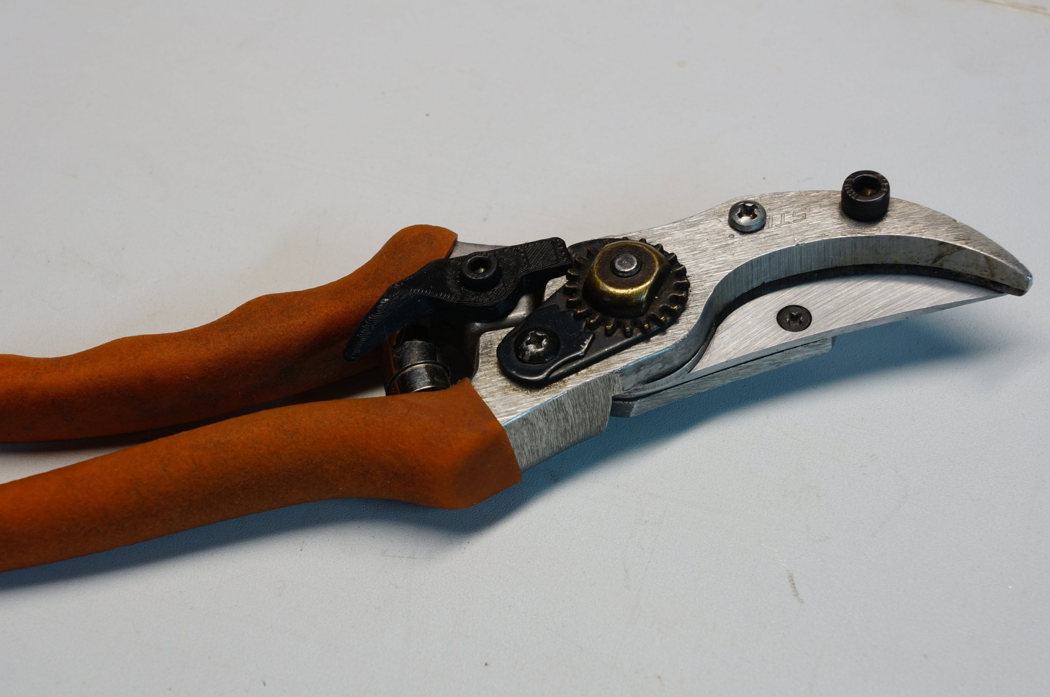 Khóa thay thế cho kéo cắt cành Stihl PP10