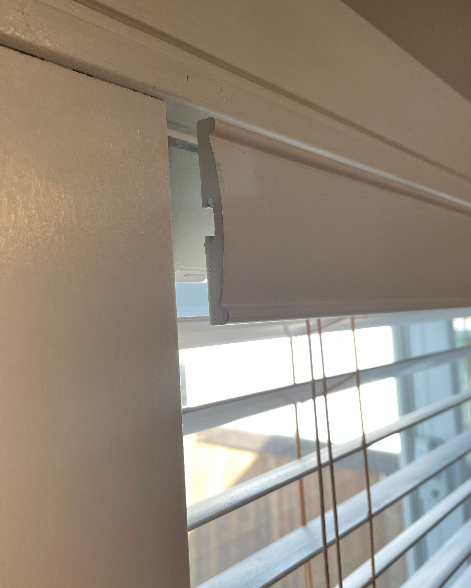 Kẹp valence cho rèm cửa Hunter Douglas 62.5mm