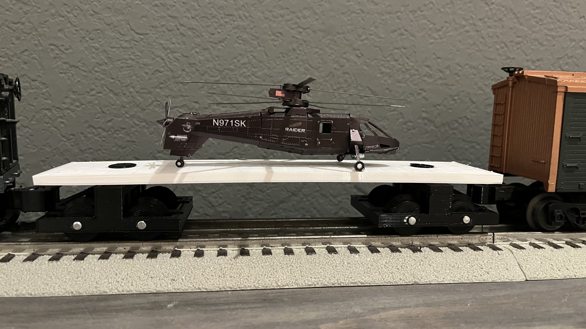 Xe lửa chở hàng kiểu flatbed tương thích với bộ đồ chơi Lio...