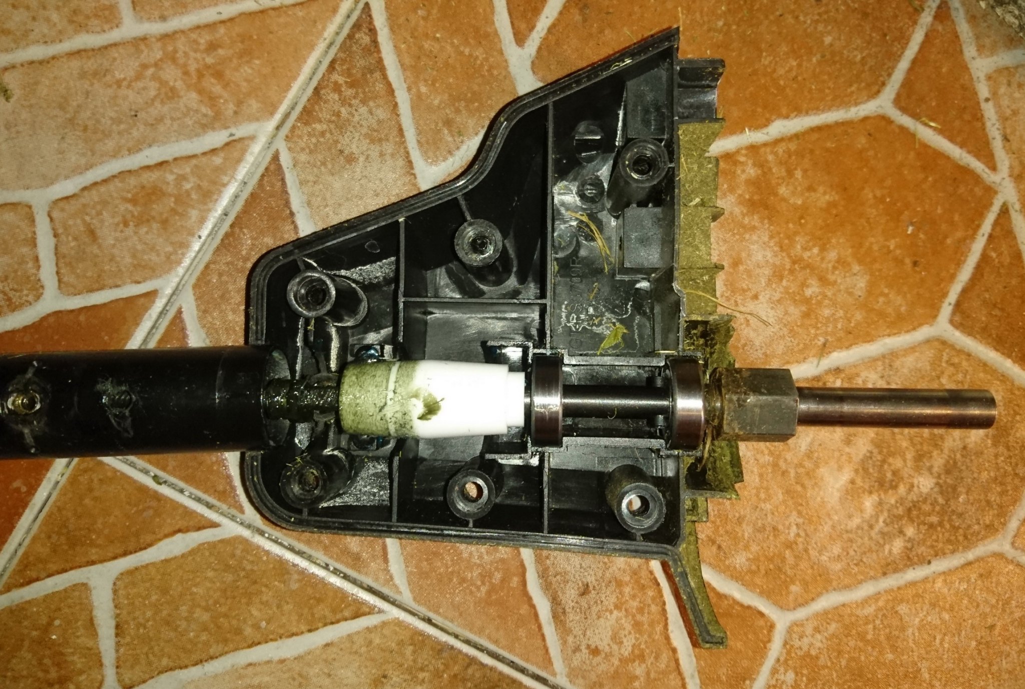 Khớp nối trục khuỷu thay thế cho máy cắt cỏ BOSCH ART 37