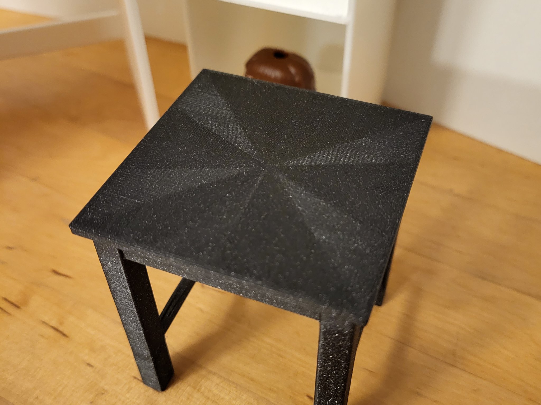 Bàn văn phòng và ghế đẩu cho búp bê tỉ lệ 1/6