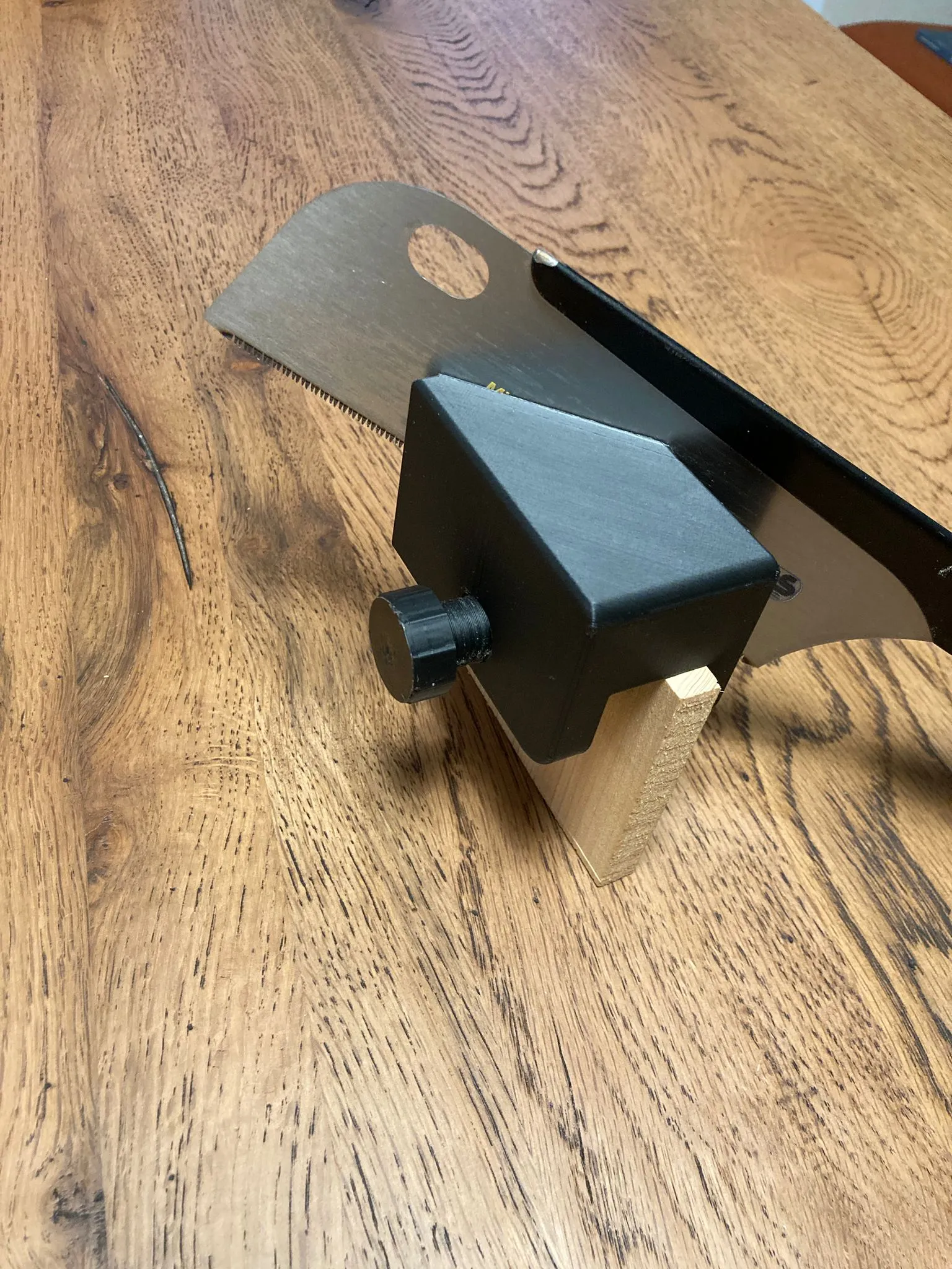 Giá đỡ cưa 45 độ cho công việc chế tác gỗ