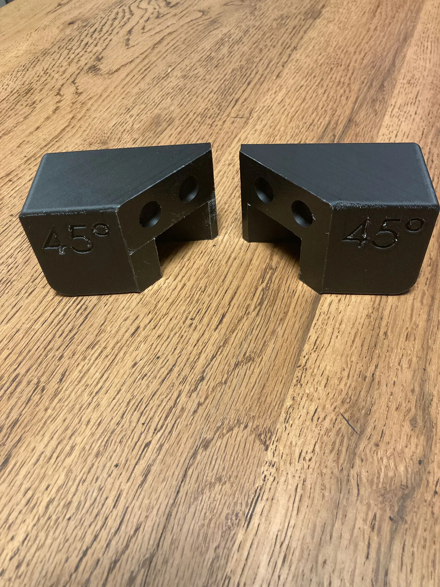 Giá đỡ cưa 45 độ cho công việc chế tác gỗ