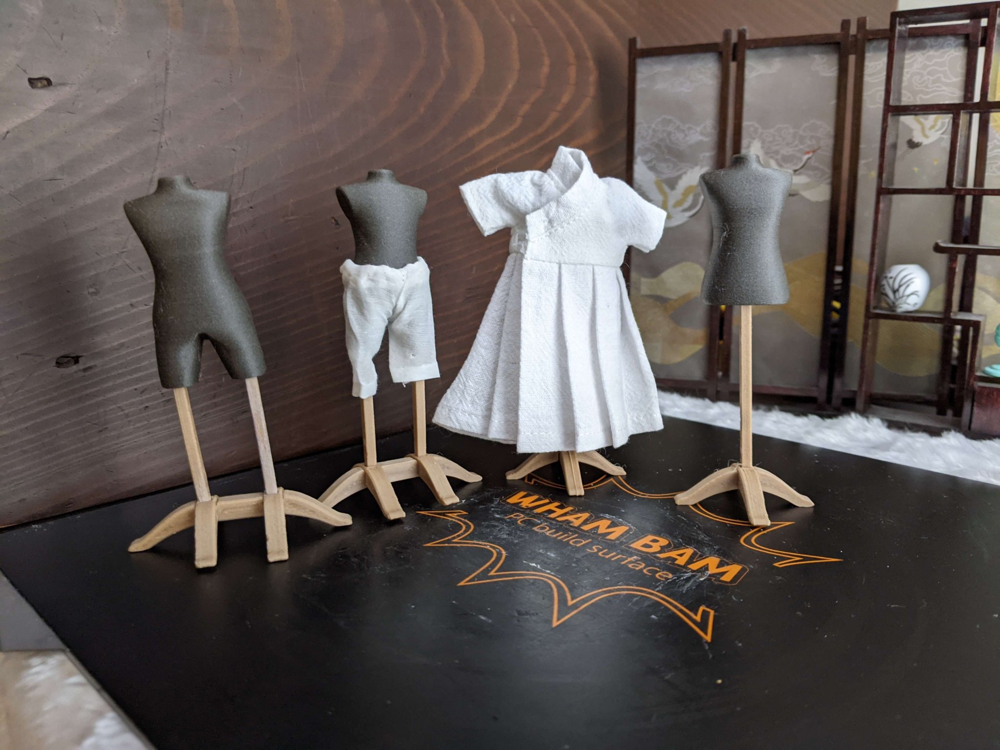 Mô hình đỡ trang phục tiêu chuẩn và quần cho búp bê tỉ lệ ...