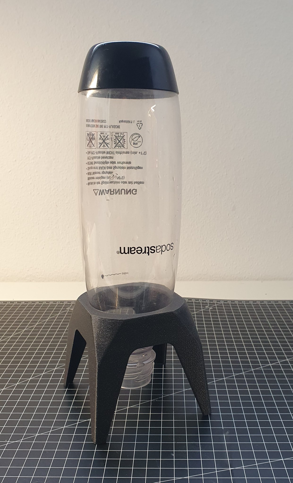 Giá đỡ chai Sodastream - dễ dàng sử dụng