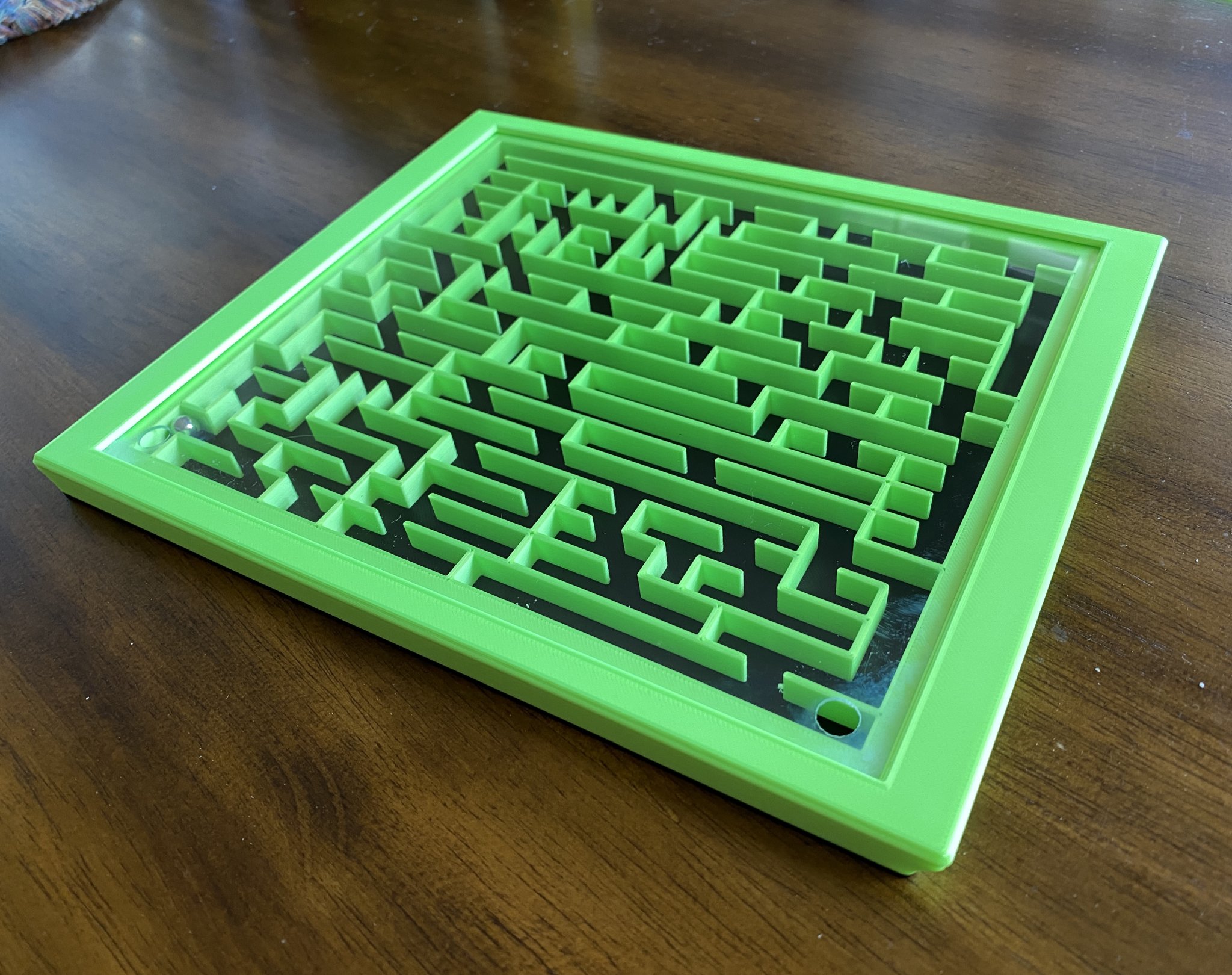 Labyrinth 3D đơn giản kích thước 18x21 với khung nhựa