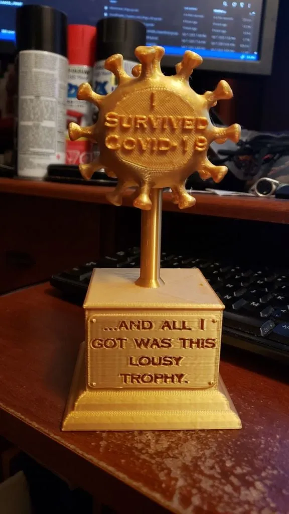 Cúp kỷ niệm "Tôi đã sống sót qua Covid-19