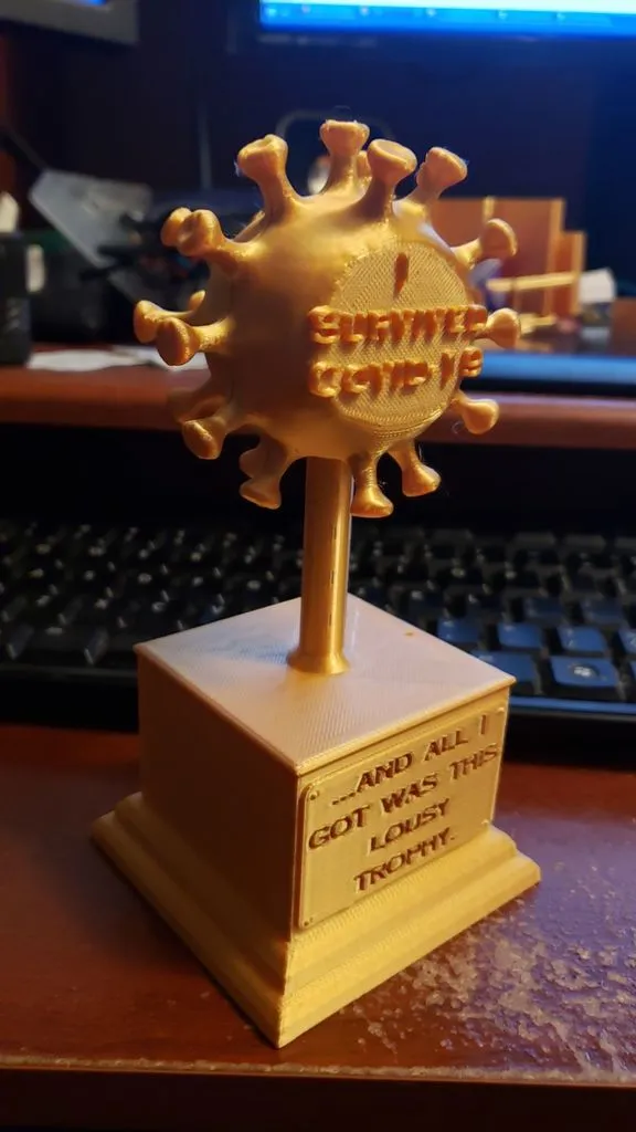 Cúp kỷ niệm "Tôi đã sống sót qua Covid-19