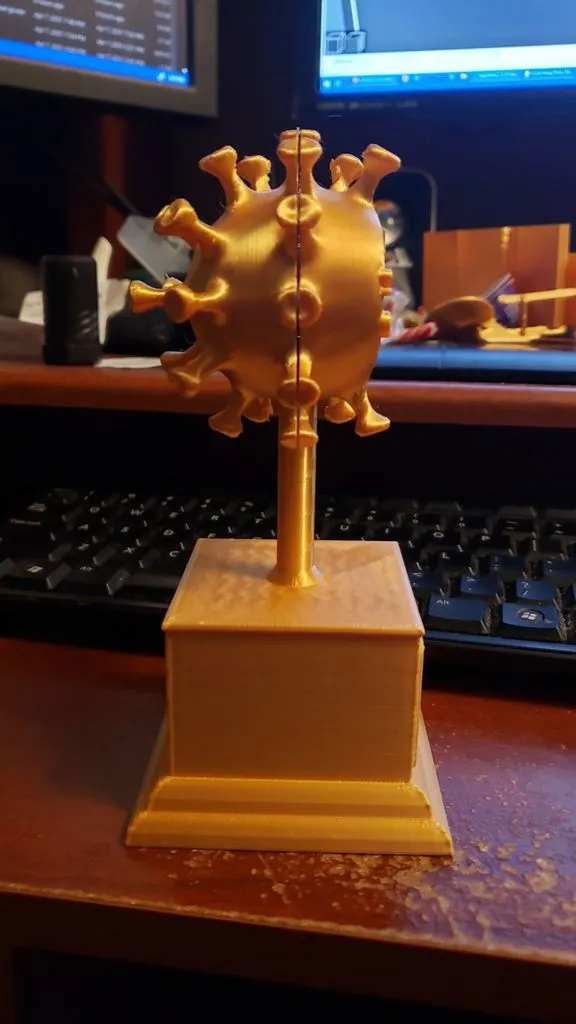 Cúp kỷ niệm "Tôi đã sống sót qua Covid-19