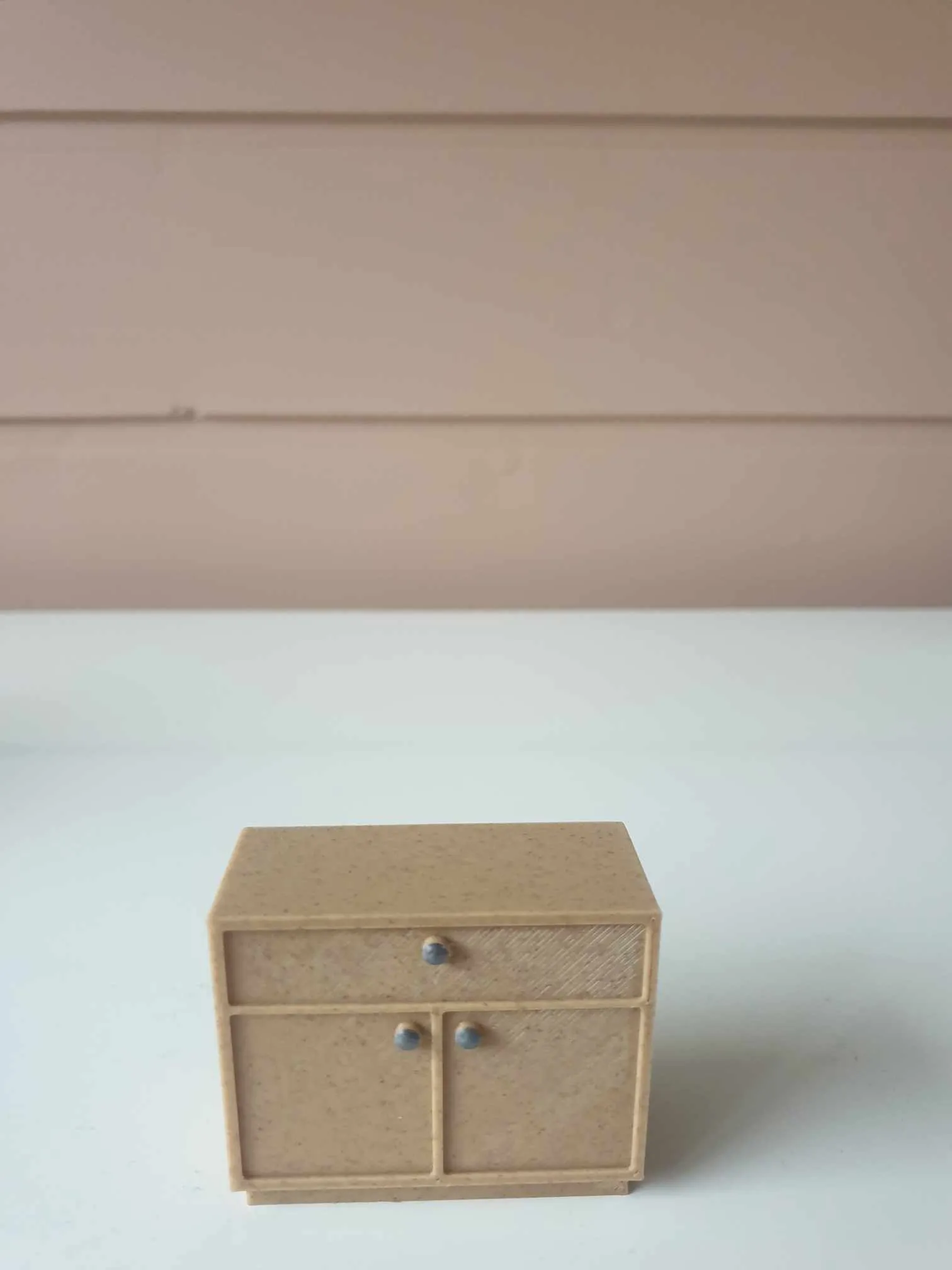 Kệ và tủ mini cho ngôi nhà búp bê của bạn