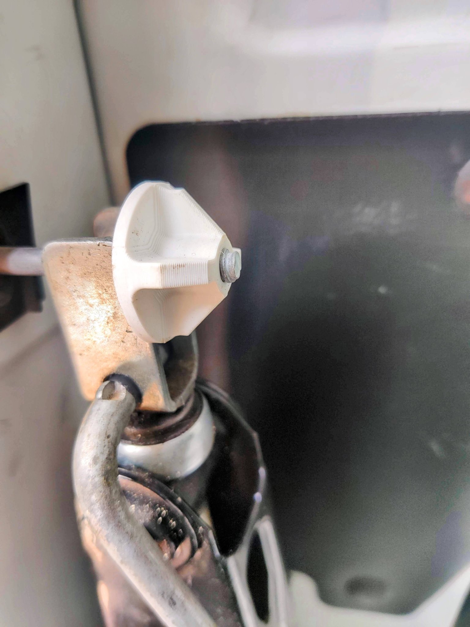 Nuts giữ cố định cho hệ thống nâng xe Renault Dokker/Kangoo