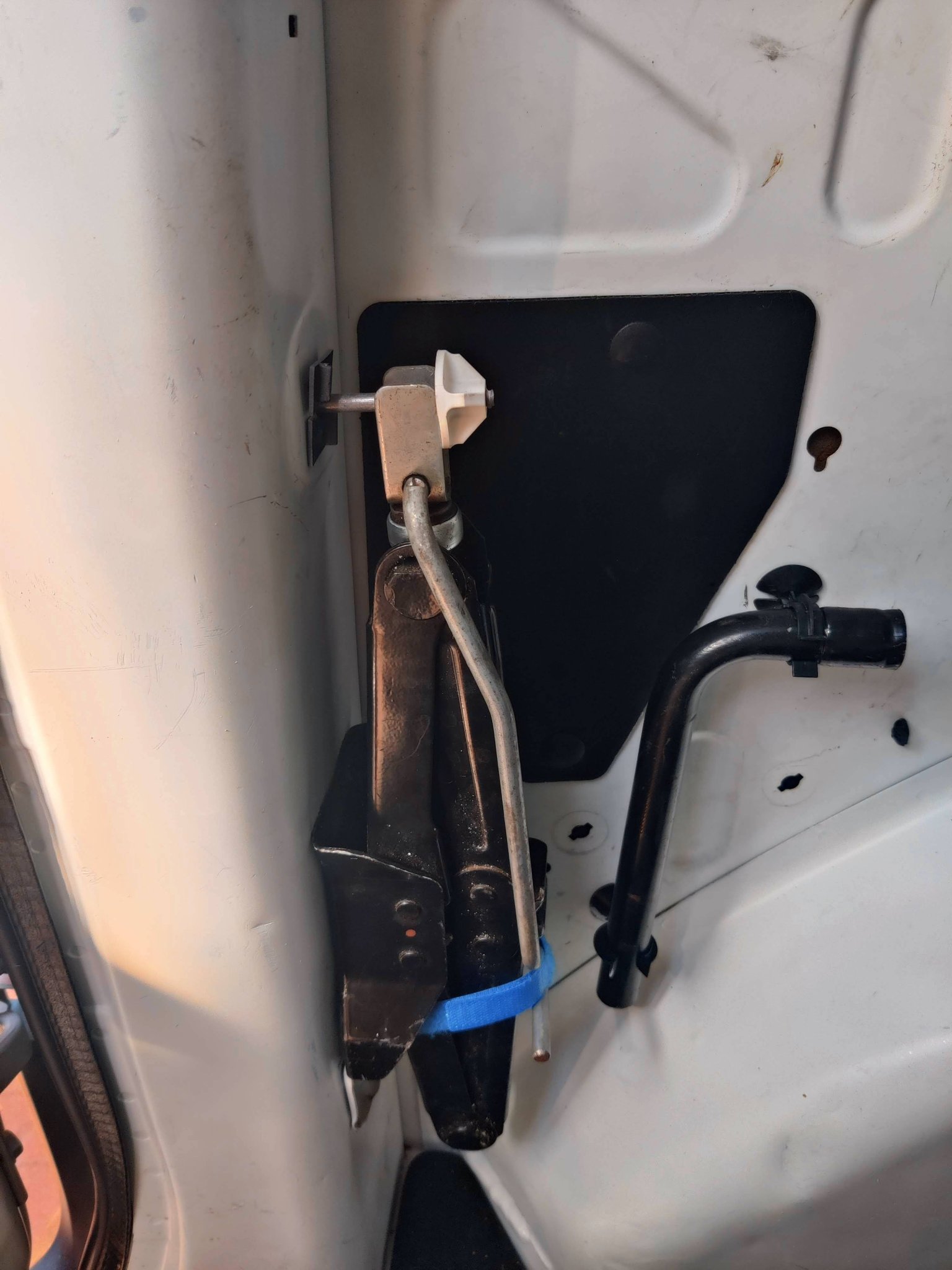 Nuts giữ cố định cho hệ thống nâng xe Renault Dokker/Kangoo