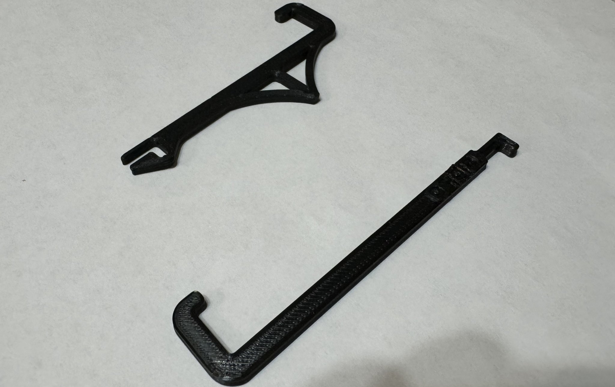 Công cụ giữ khoảng cách cho ống kính Macro trên iPhone 15 Pro