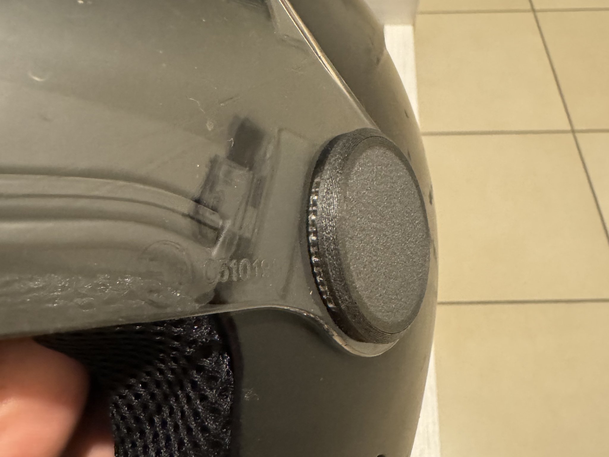 Thay thế cơ chế mở kính chắn của mũ bảo hiểm CGM