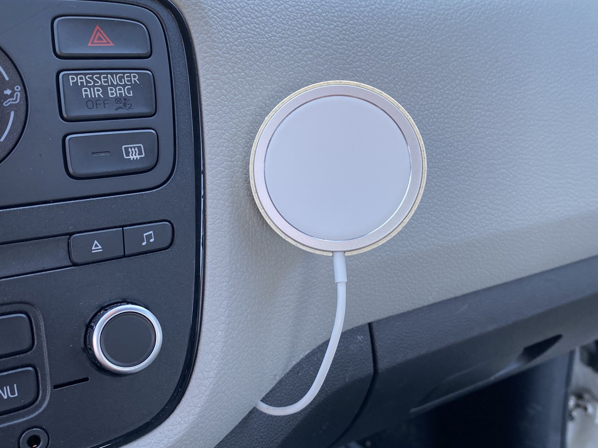 Giá đỡ MagSafe cho xe hơi Seat Mii