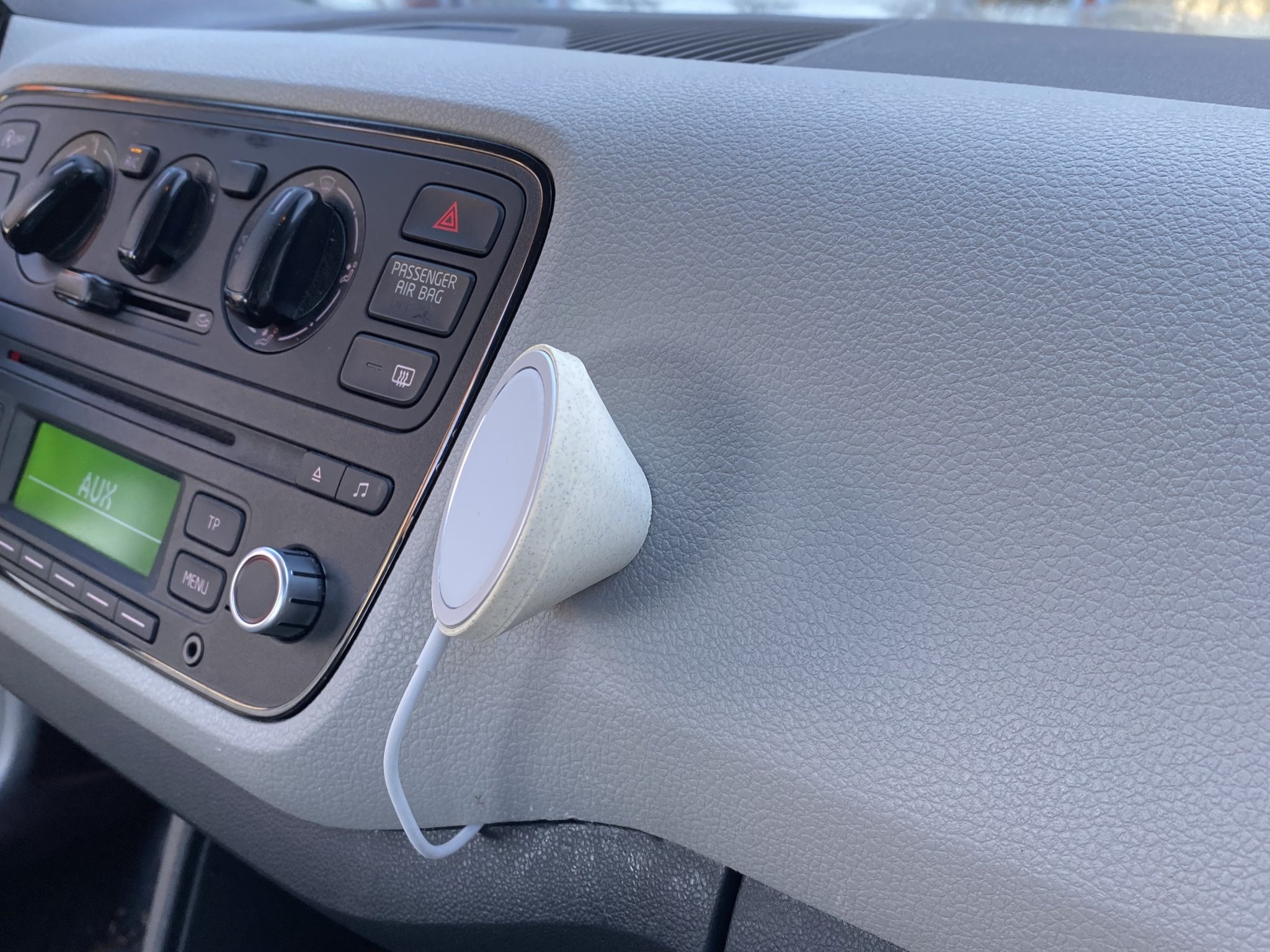 Giá đỡ MagSafe cho xe hơi Seat Mii