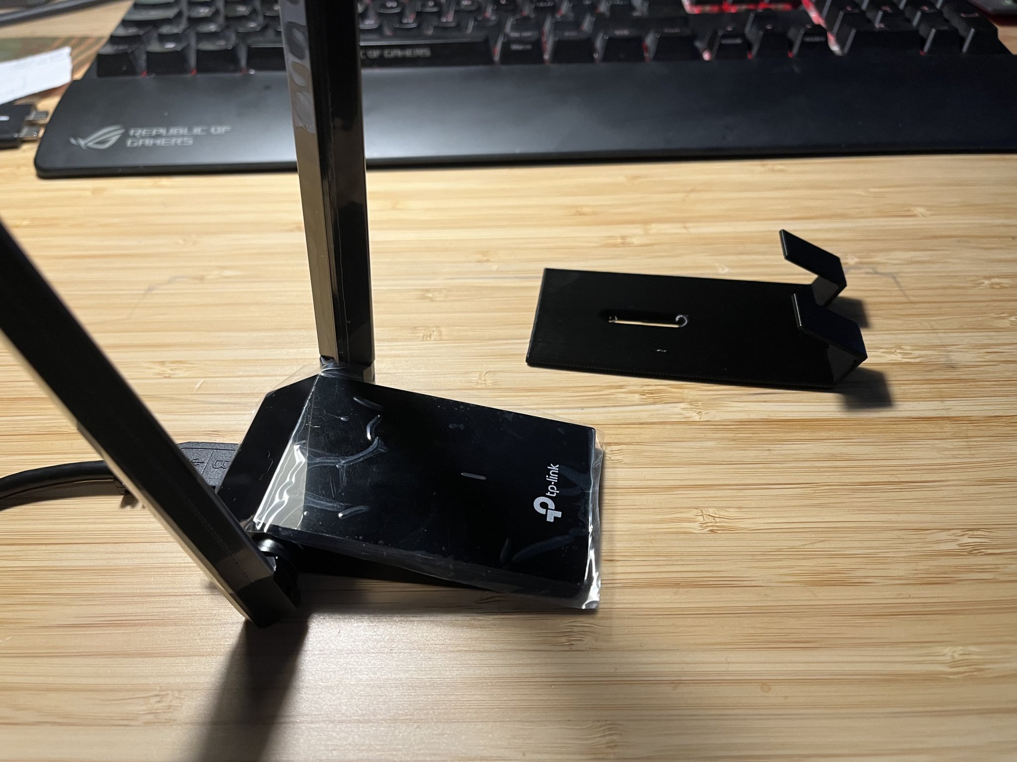 Giá đỡ tường cho bộ chuyển đổi wifi USB TP-Link Archer TX20U Plus