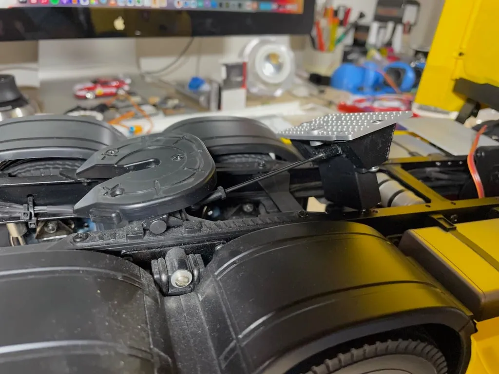 Phụ kiện cho xe tải Mercedes Actros TAMIYA và Hercules Hobby