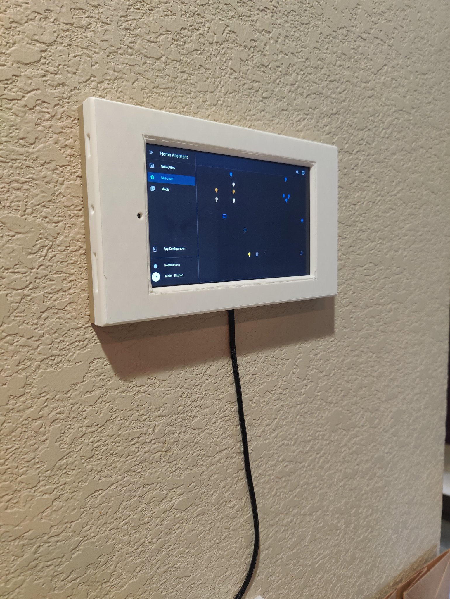 Giá đỡ tường cho máy tính bảng Fire 7 của Amazon