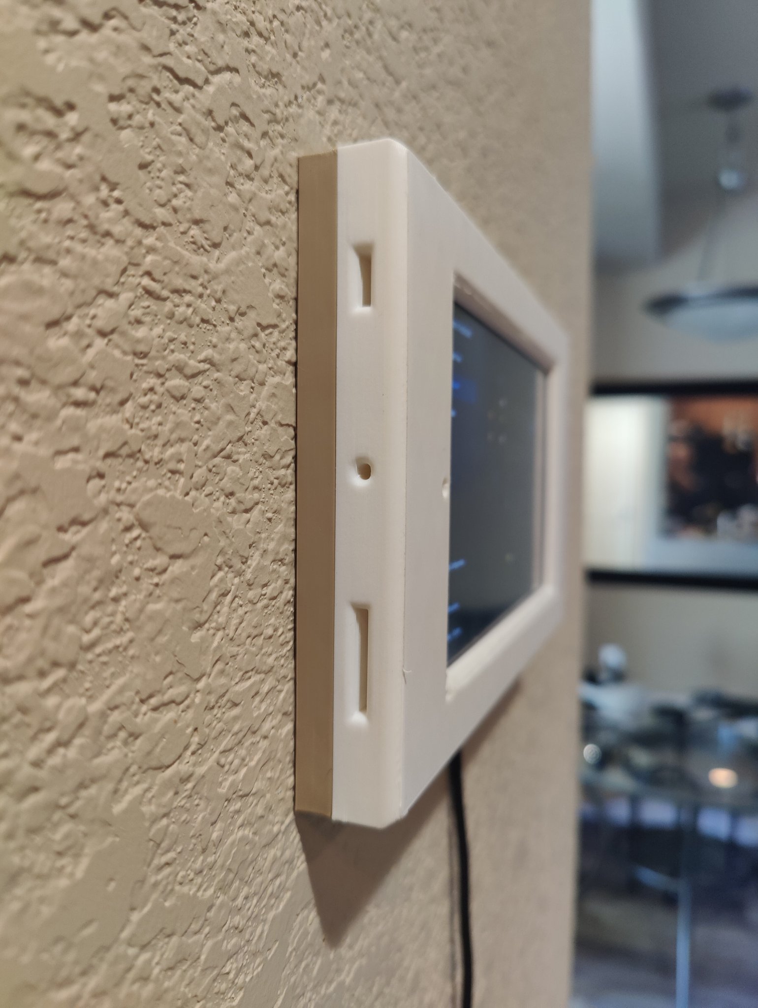 Giá đỡ tường cho máy tính bảng Fire 7 của Amazon