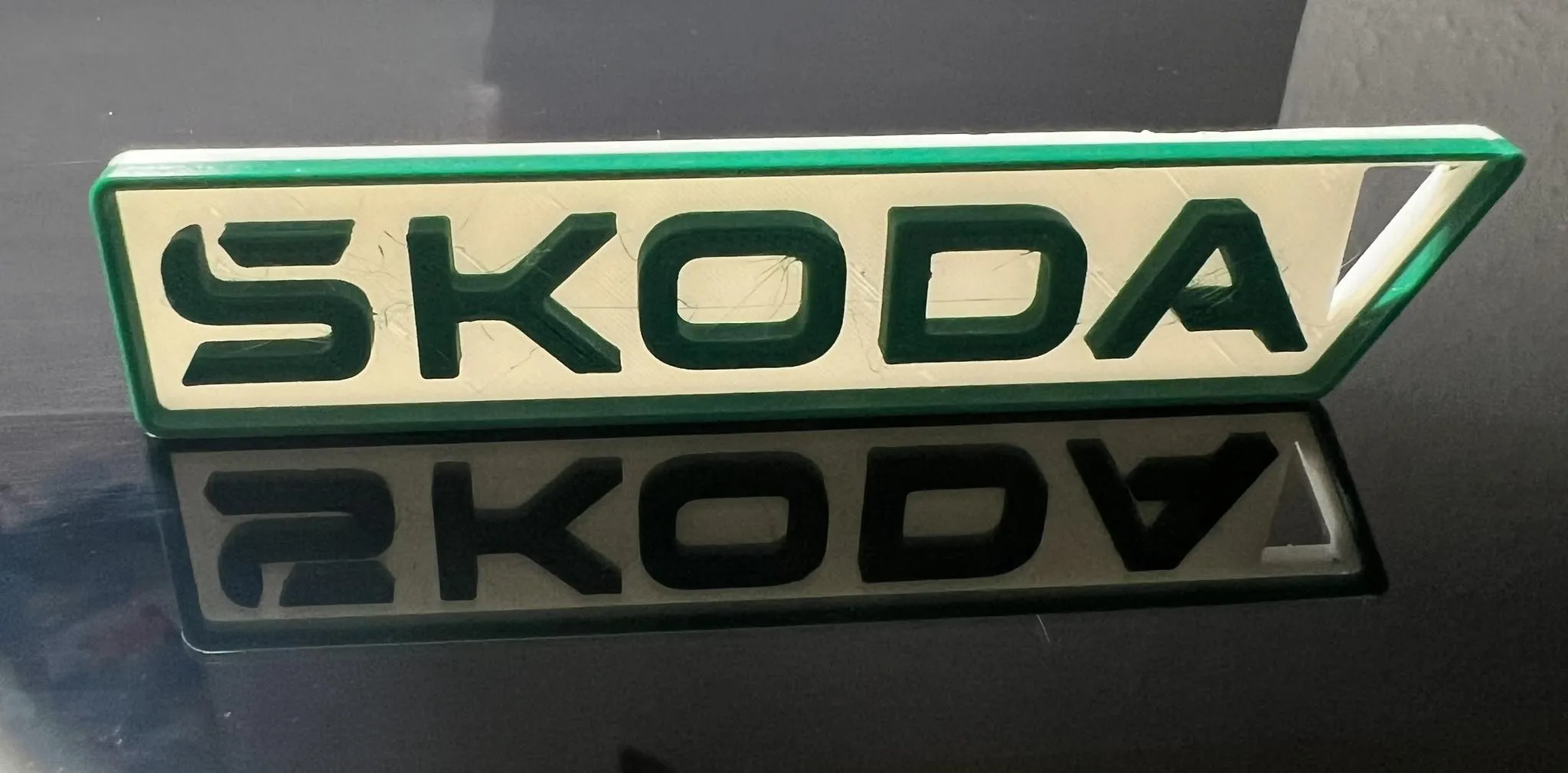 **Móc khóa mới với logo ŠKODA**