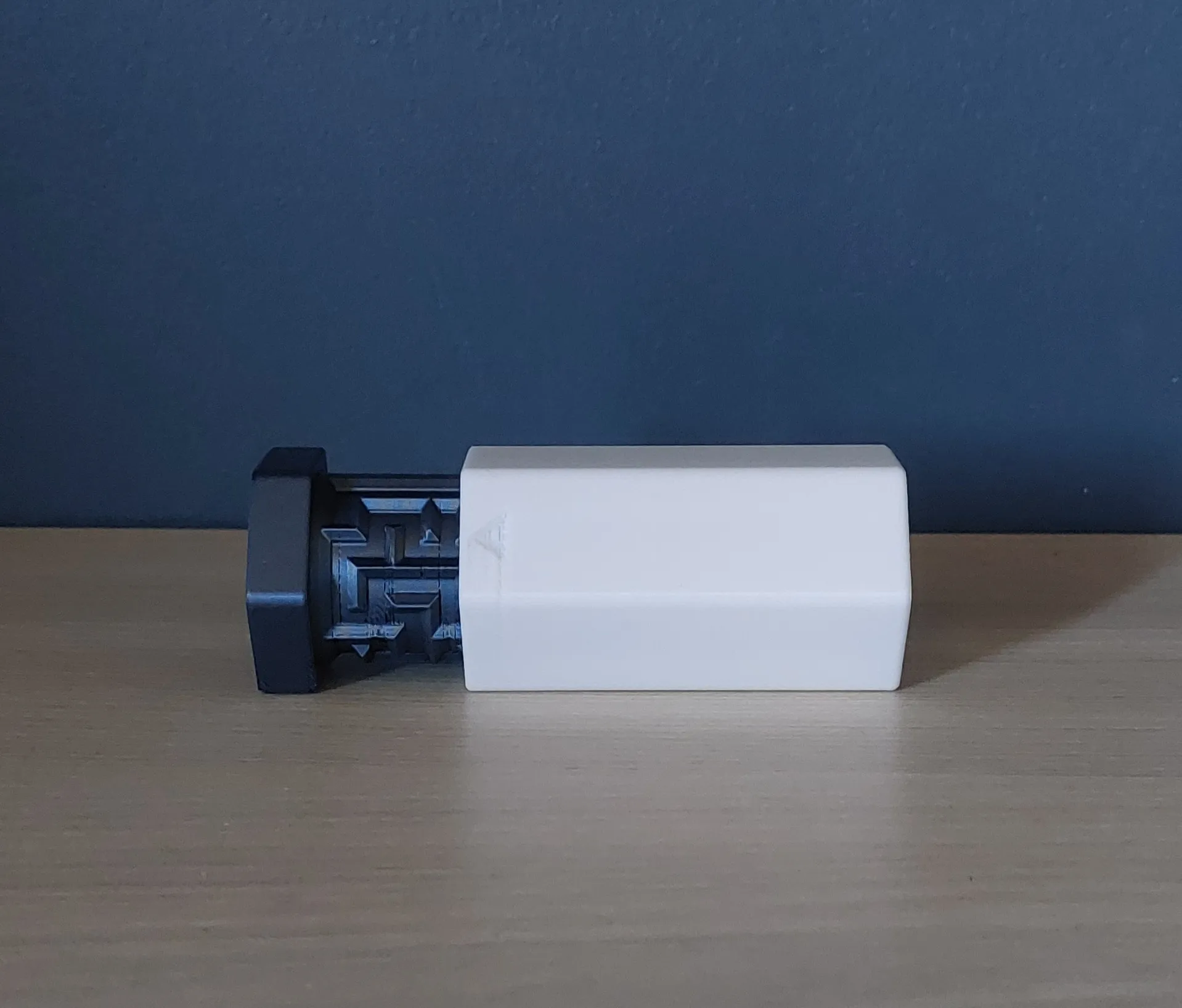 Hộp mê cung giải đố cho trẻ em và người lớn