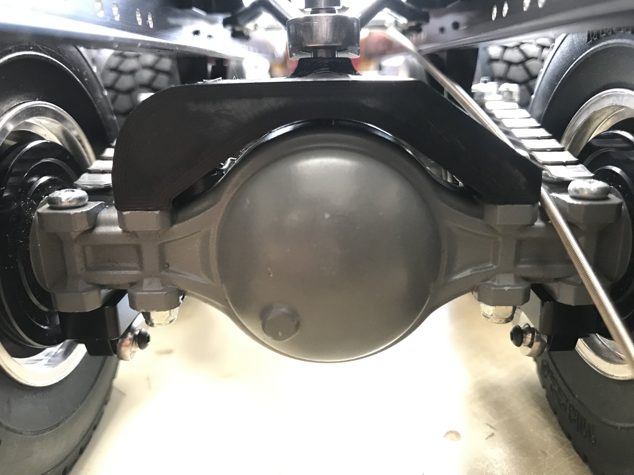 Giá đỡ trục sau cho xe tải điều khiển từ xa 1/14