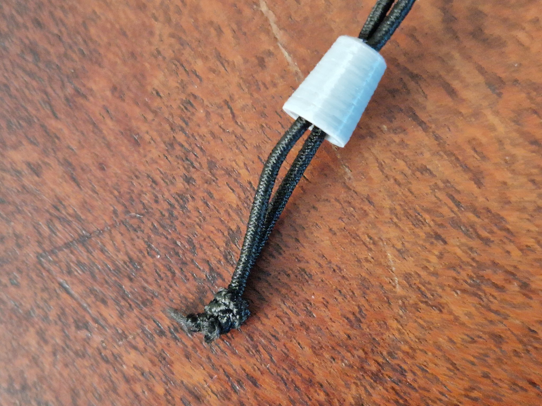 Đầu dây cho băng đã buộc lại