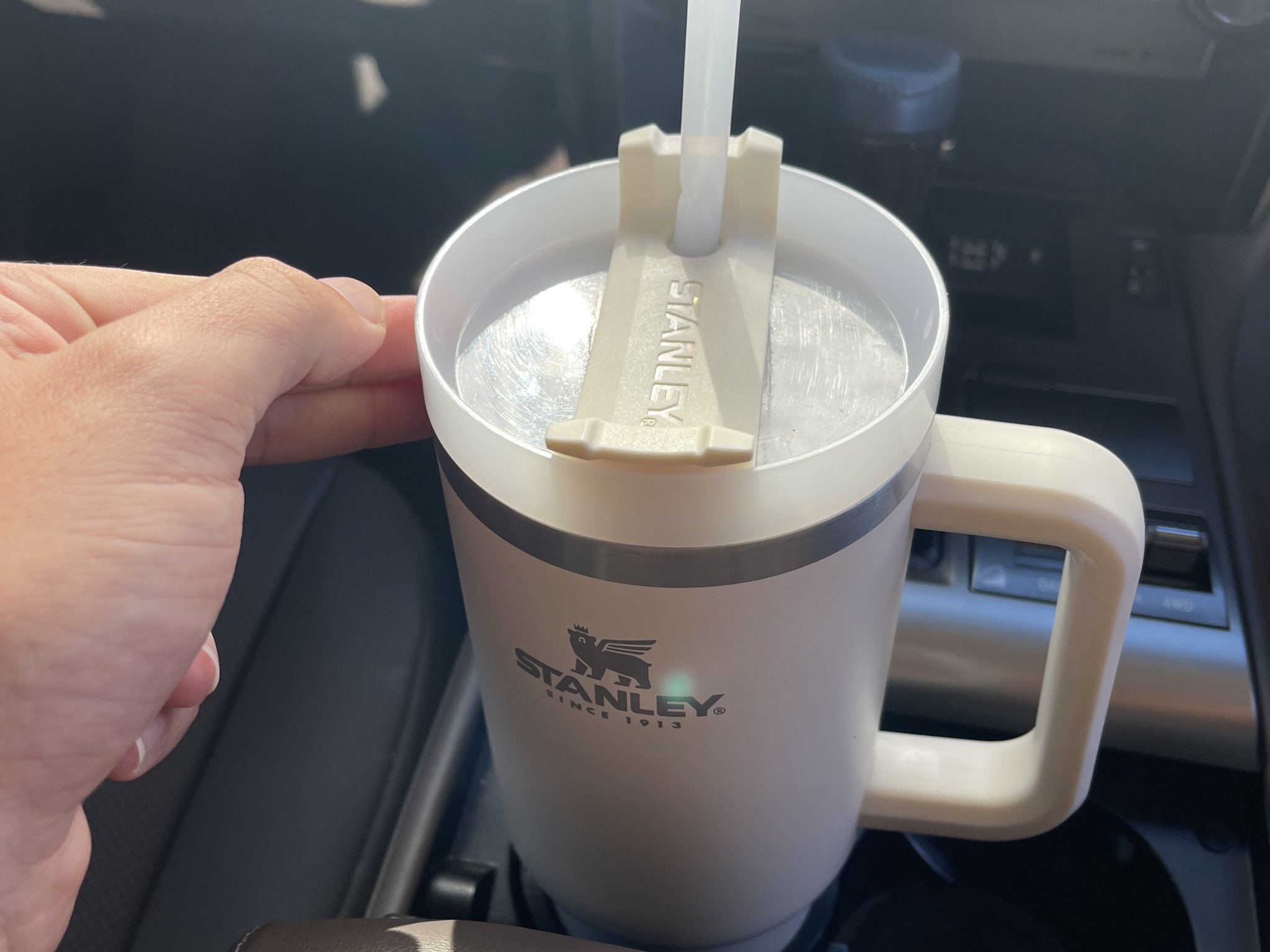 Phụ kiện lót cốc cho Lexus GX 460