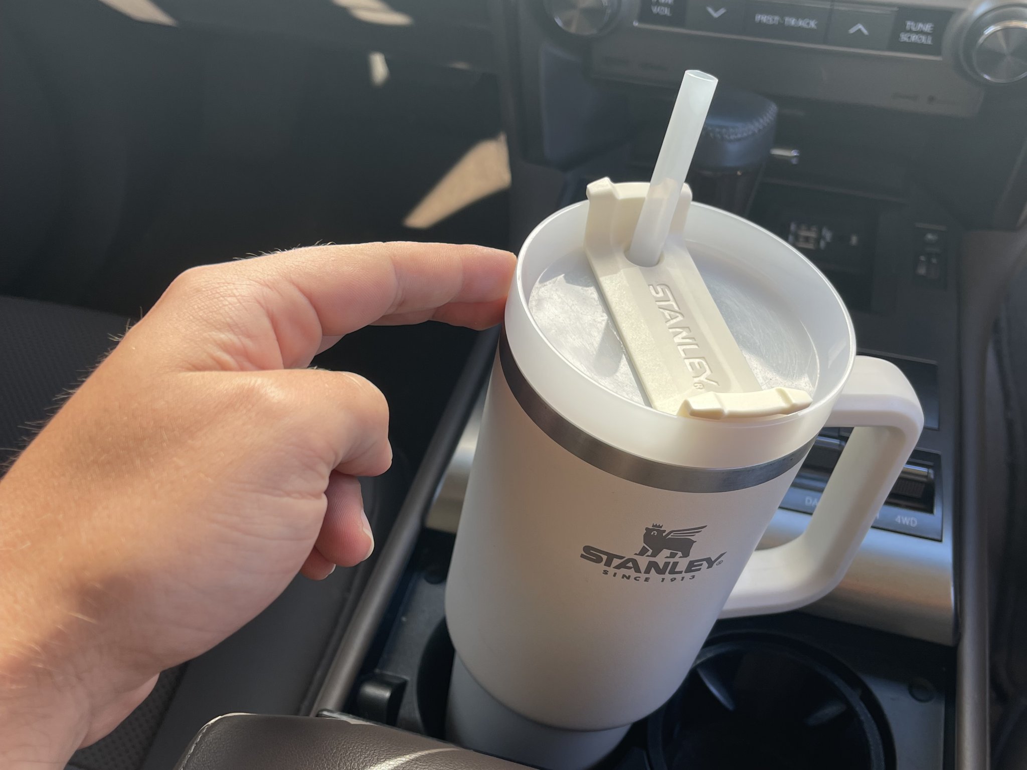 Phụ kiện lót cốc cho Lexus GX 460