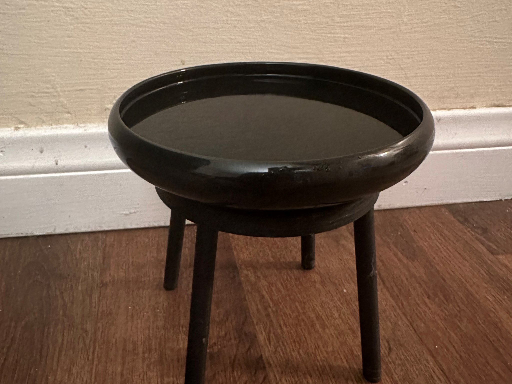 Bát ăn cho mèo với giá đỡ tiện lợi