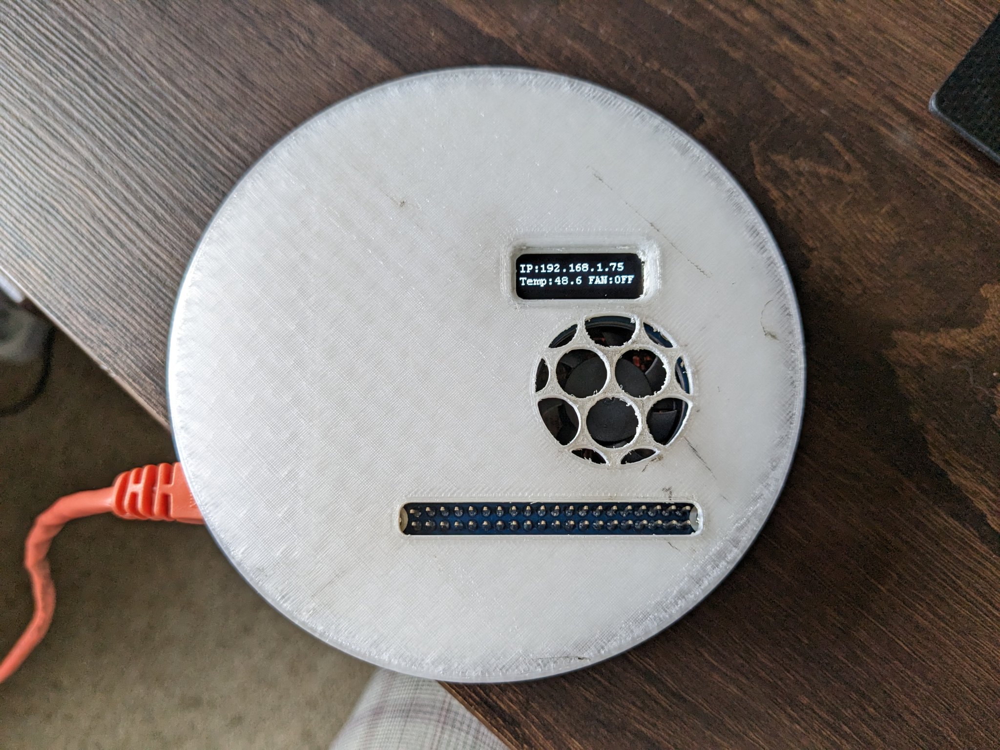 Vỏ Raspberry Pi 4 hình tròn cho PoE Hat