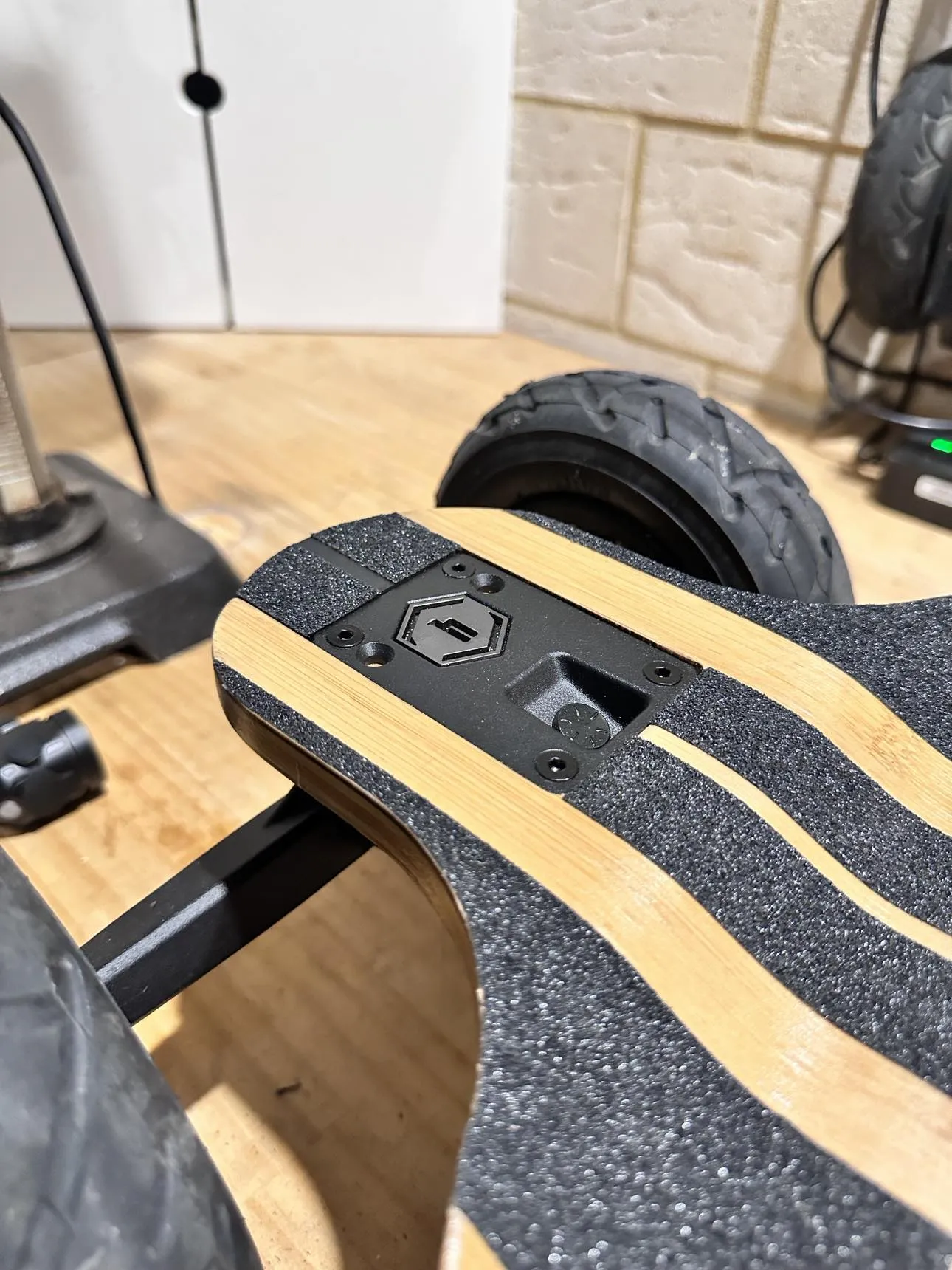 Cản trước và cánh sau cho ván trượt Evolve Hadean và GTR